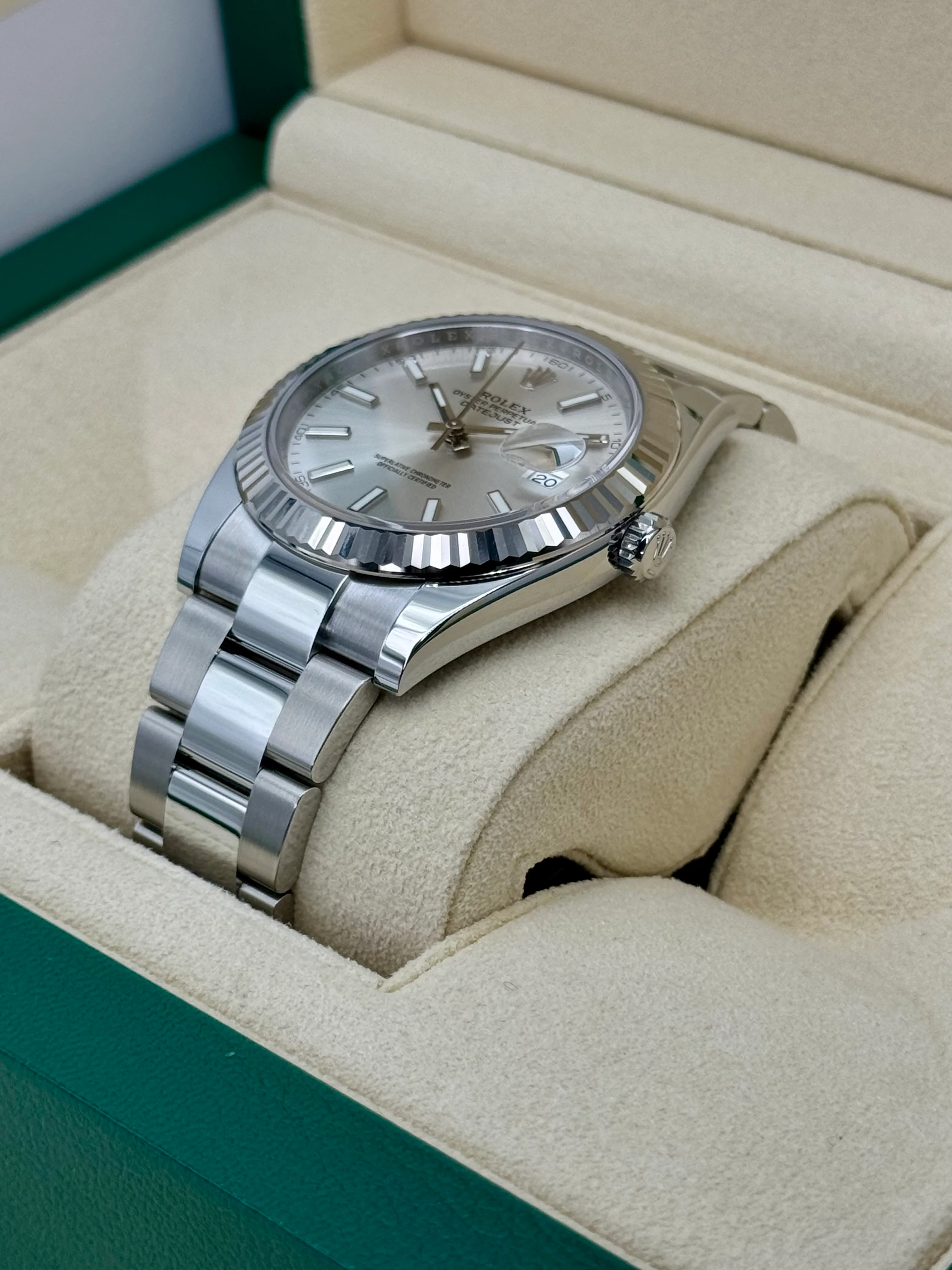 NEW 2025 Rolex Datejust 41mm 126334 Stainless Steel Oyster Silver Dial - Image 5
