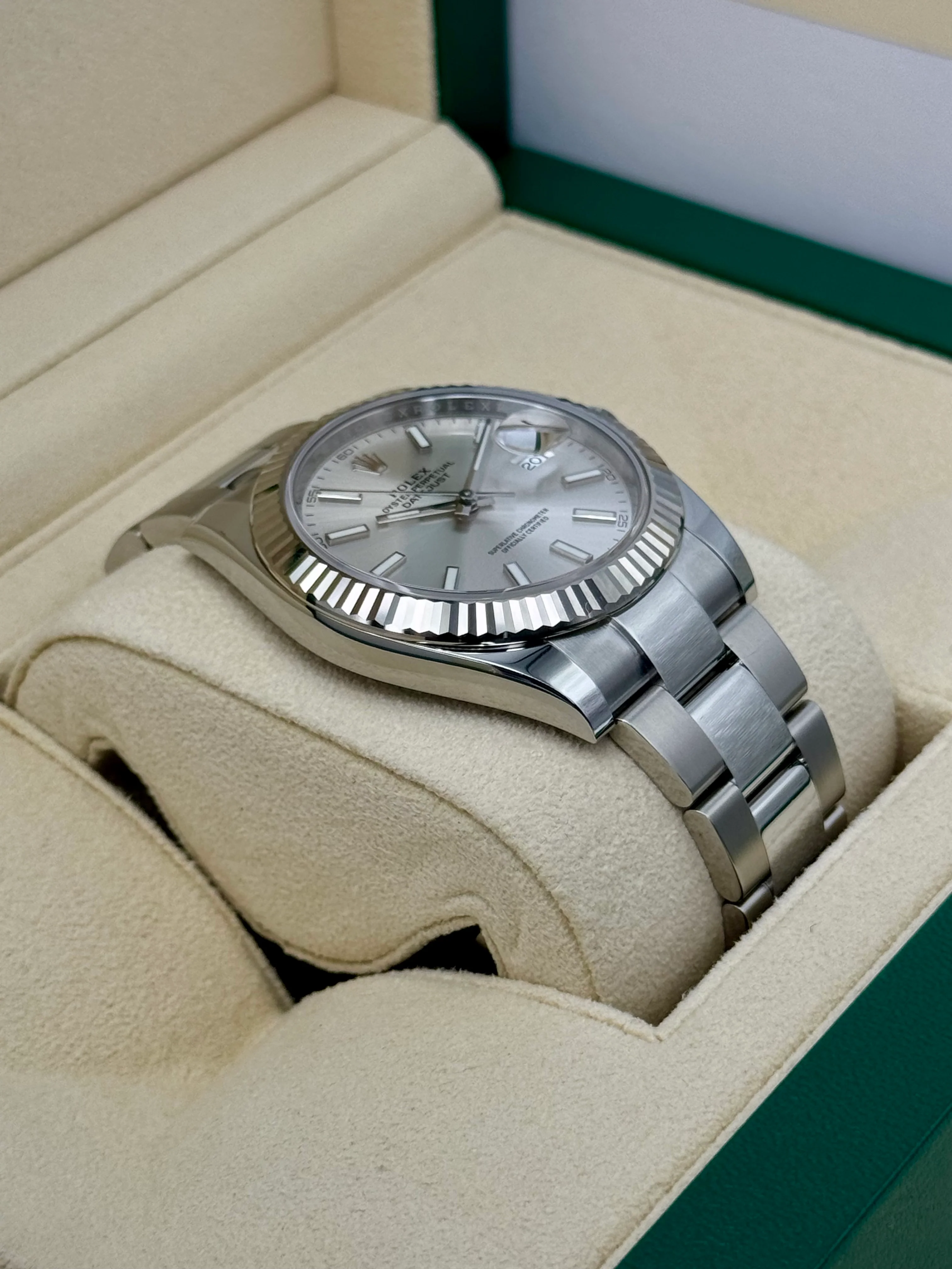 NEW 2025 Rolex Datejust 41mm 126334 Stainless Steel Oyster Silver Dial - Image 6