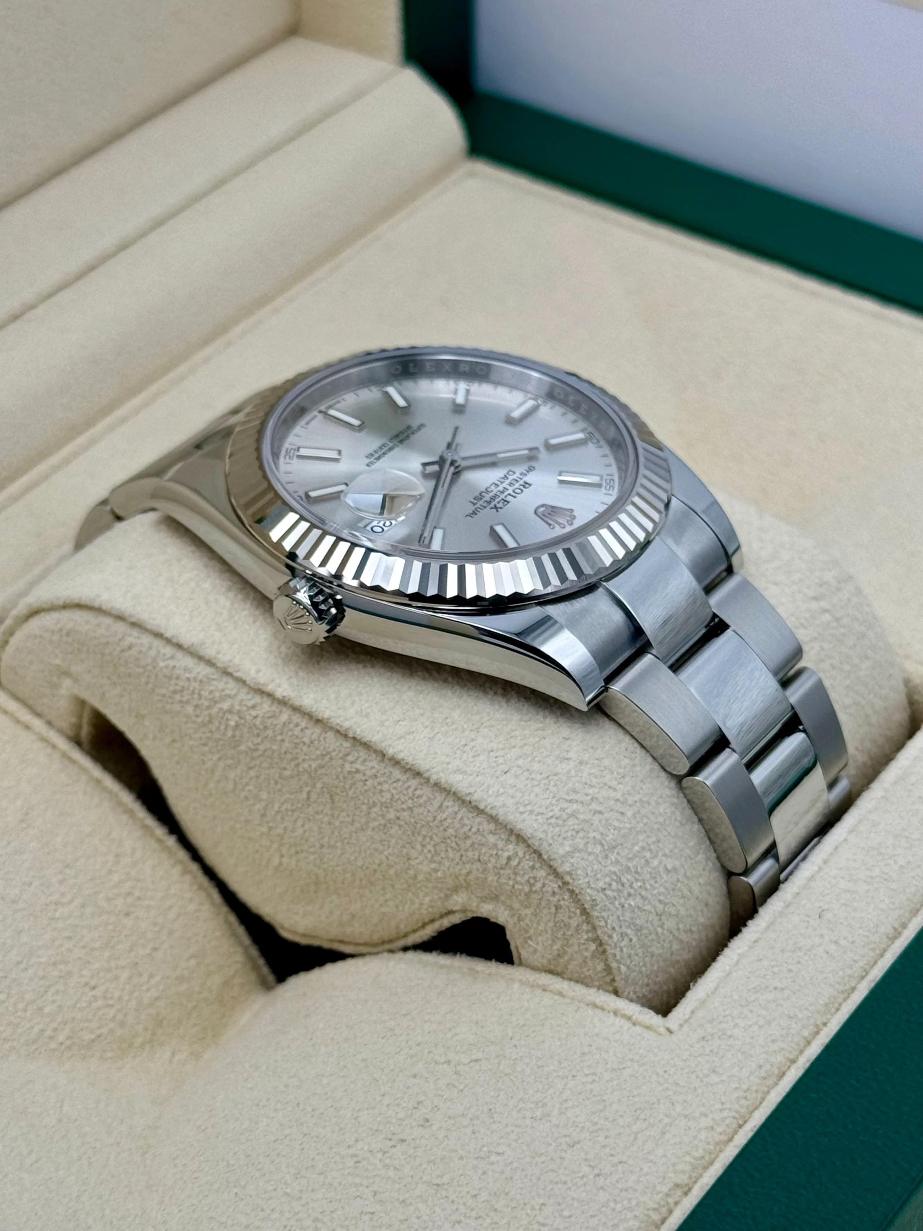 NEW 2025 Rolex Datejust 41mm 126334 Stainless Steel Oyster Silver Dial - Image 8