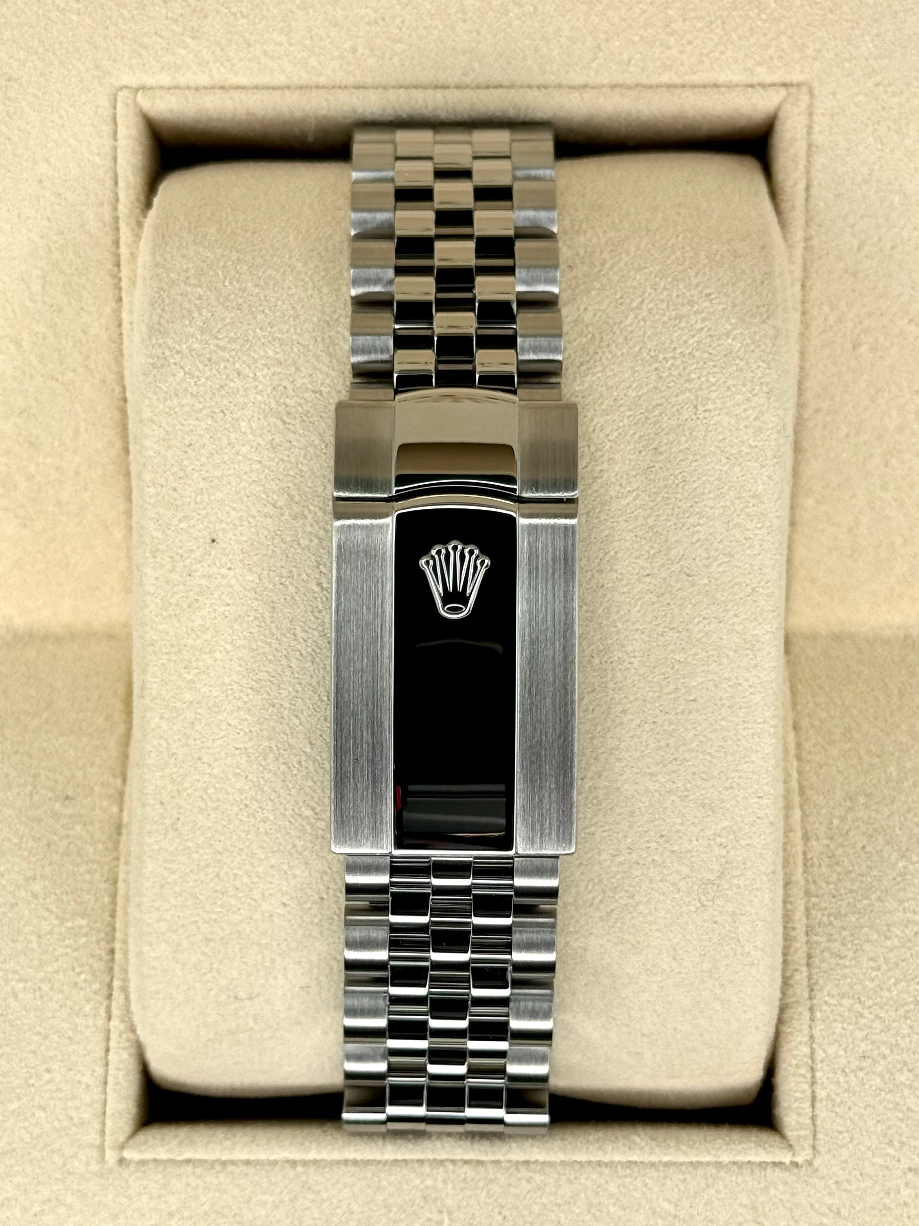 Rolex Datejust 41mm 126334 Stainless Steel Jubilee Blue Dial - Image 2