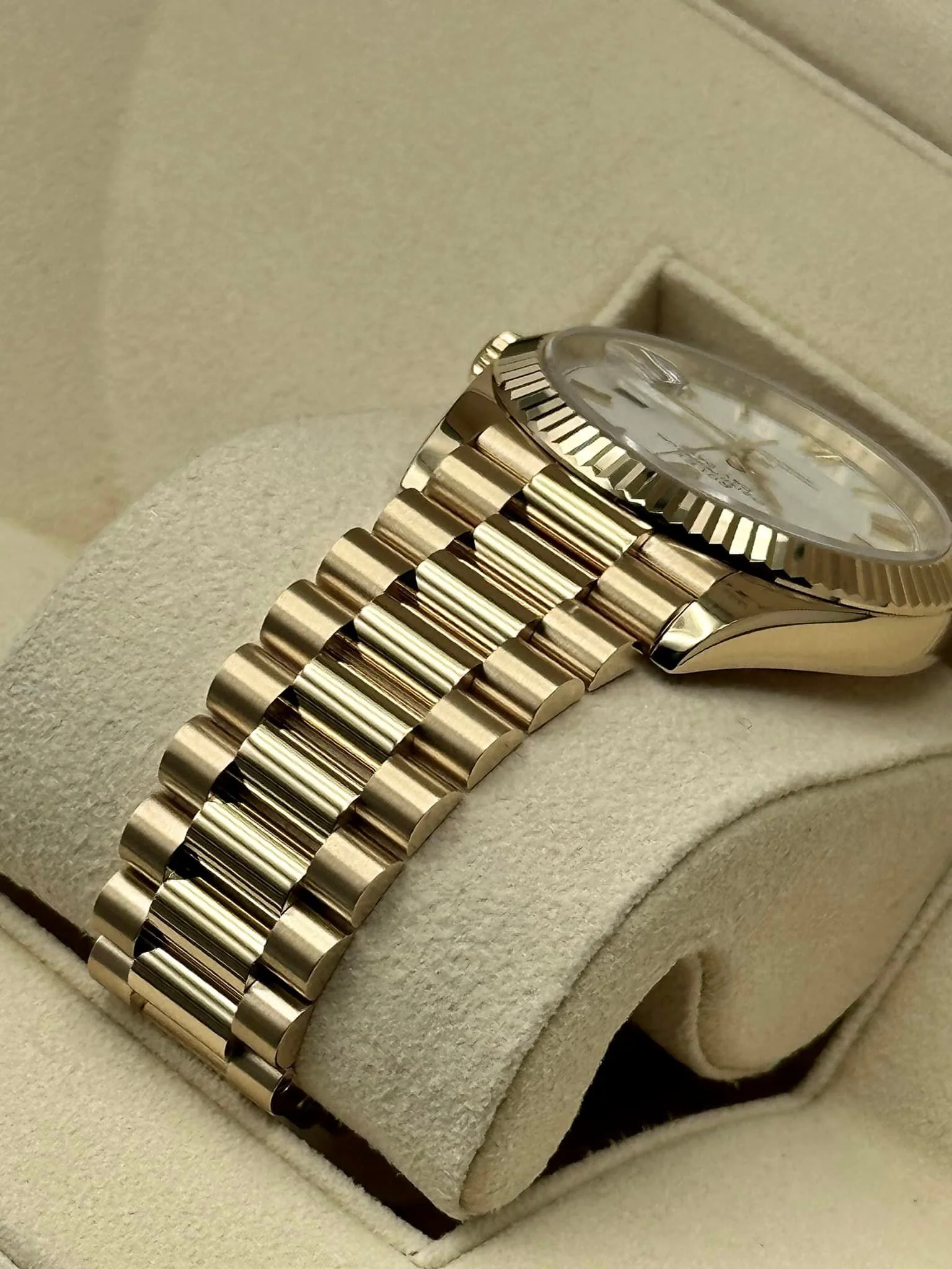 Rolex Day-Date 40mm 228238 Presidential White Dial - Image 7