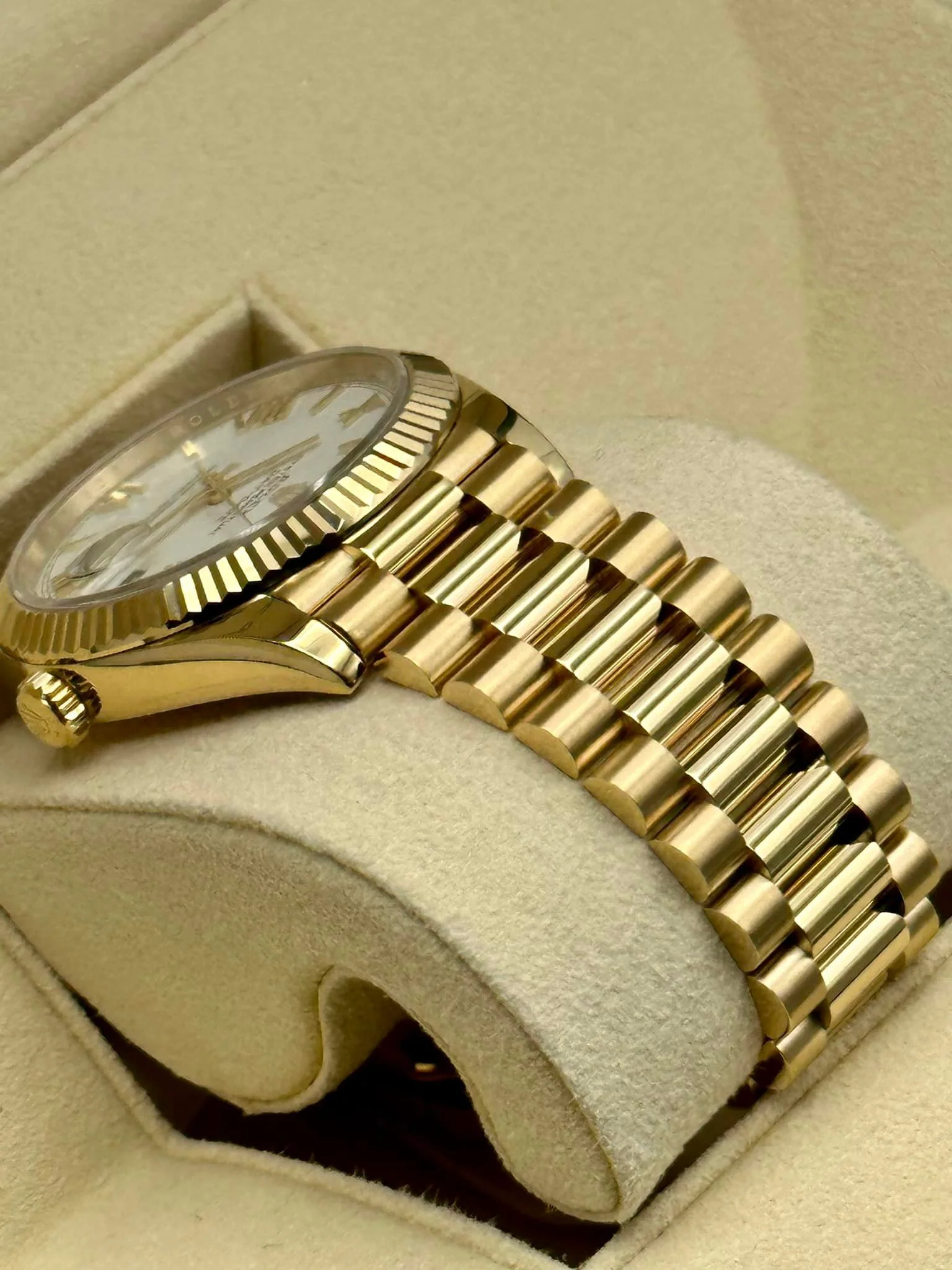 Rolex Day-Date 40mm 228238 Presidential White Dial - Image 8
