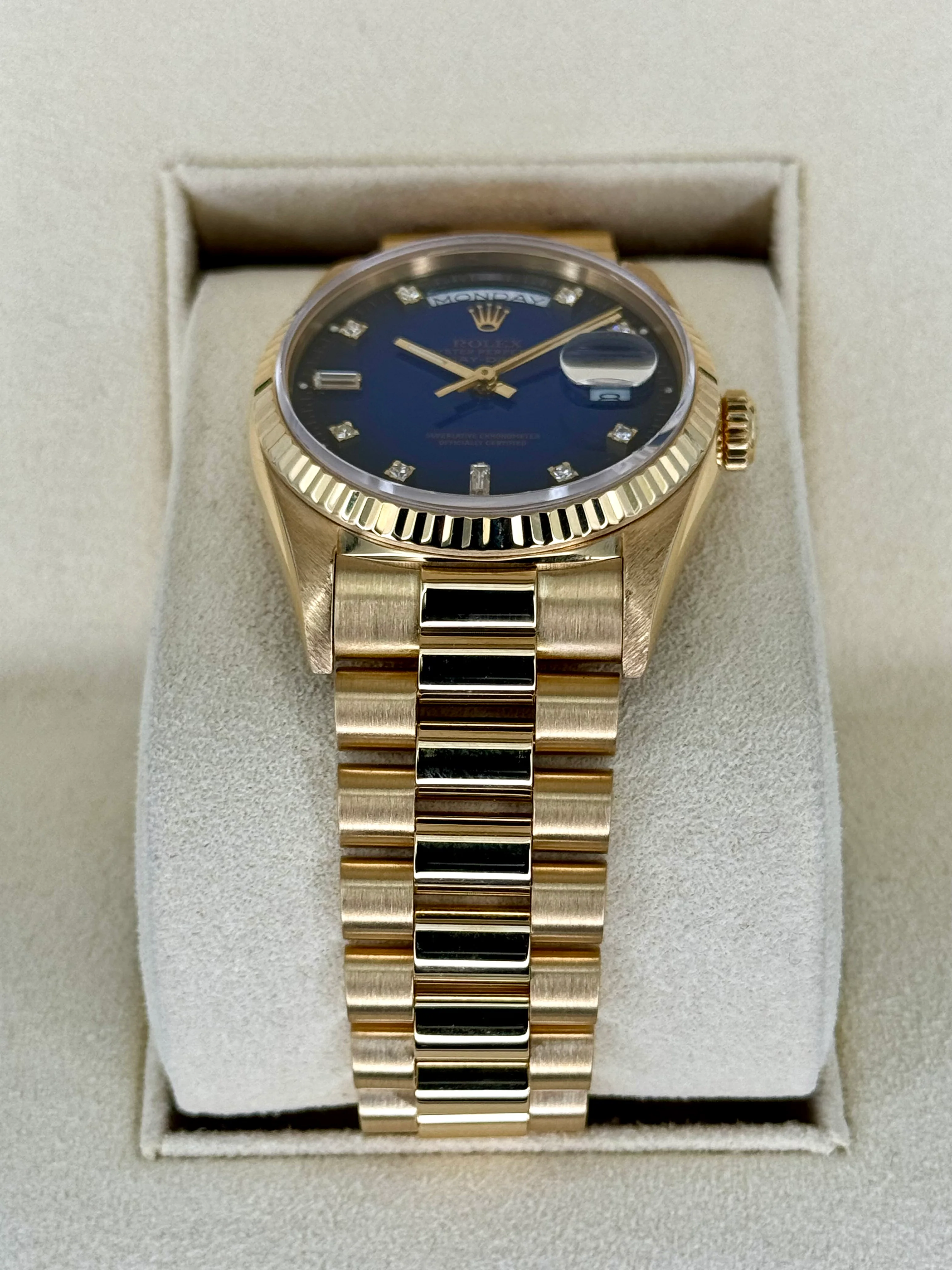 1988 Day-Date 36mm 18038 Gold Presidential Blue Vignette Dial - Image 3