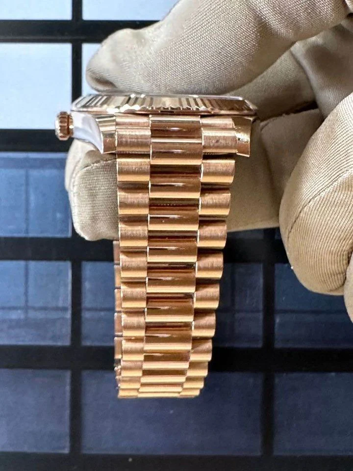 Rolex Day-Date 40mm 228235 Presidential Rose Gold Chocolate Dial - Image 4