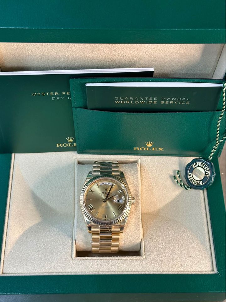 Rolex Day-Date 40mm 228238 Presidential Champagne Dial - Image 8