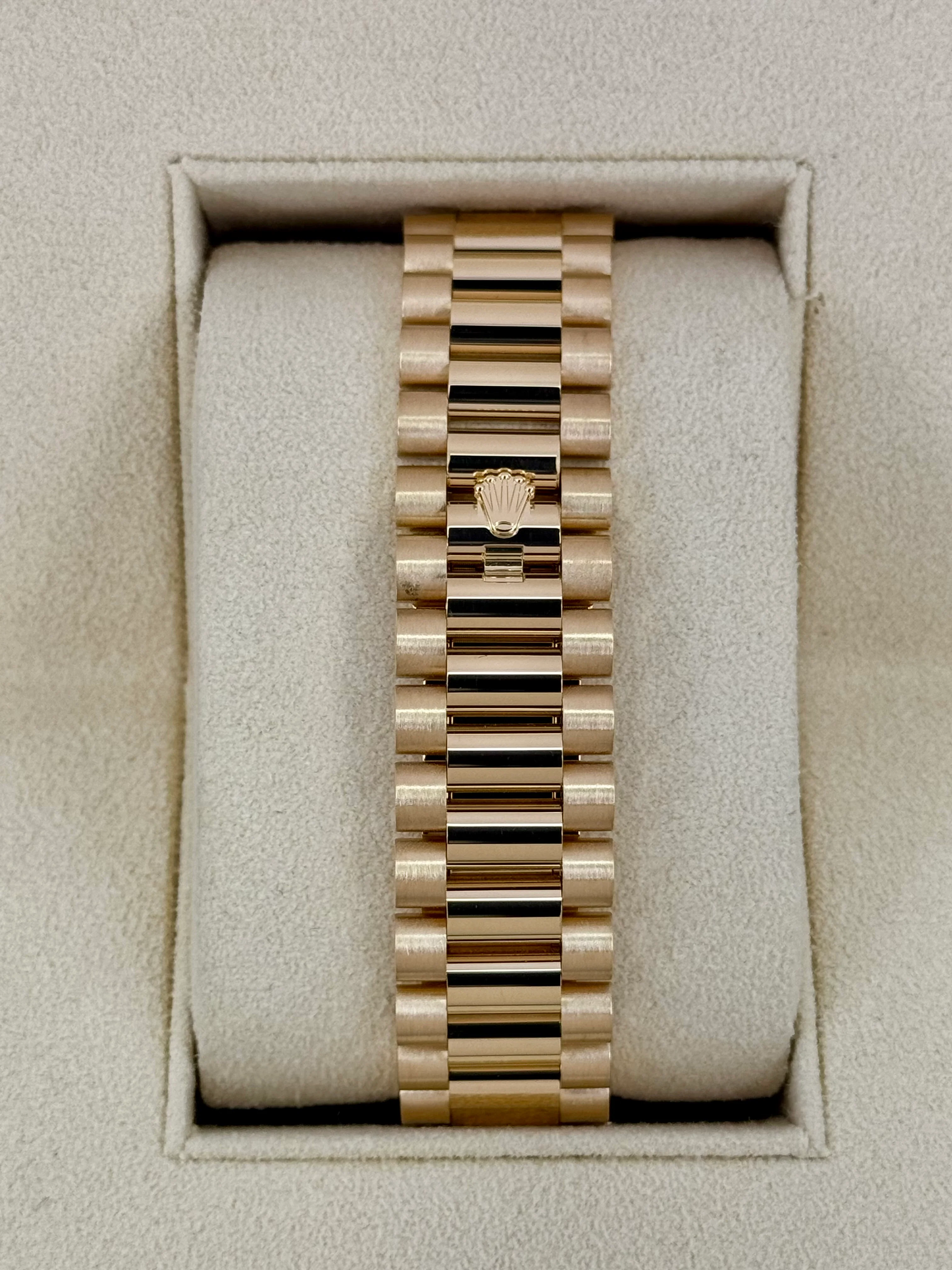 NEW 2025 Rolex Day-Date 40mm 228238 Mother Of Pearl Diamond Dial - Image 2