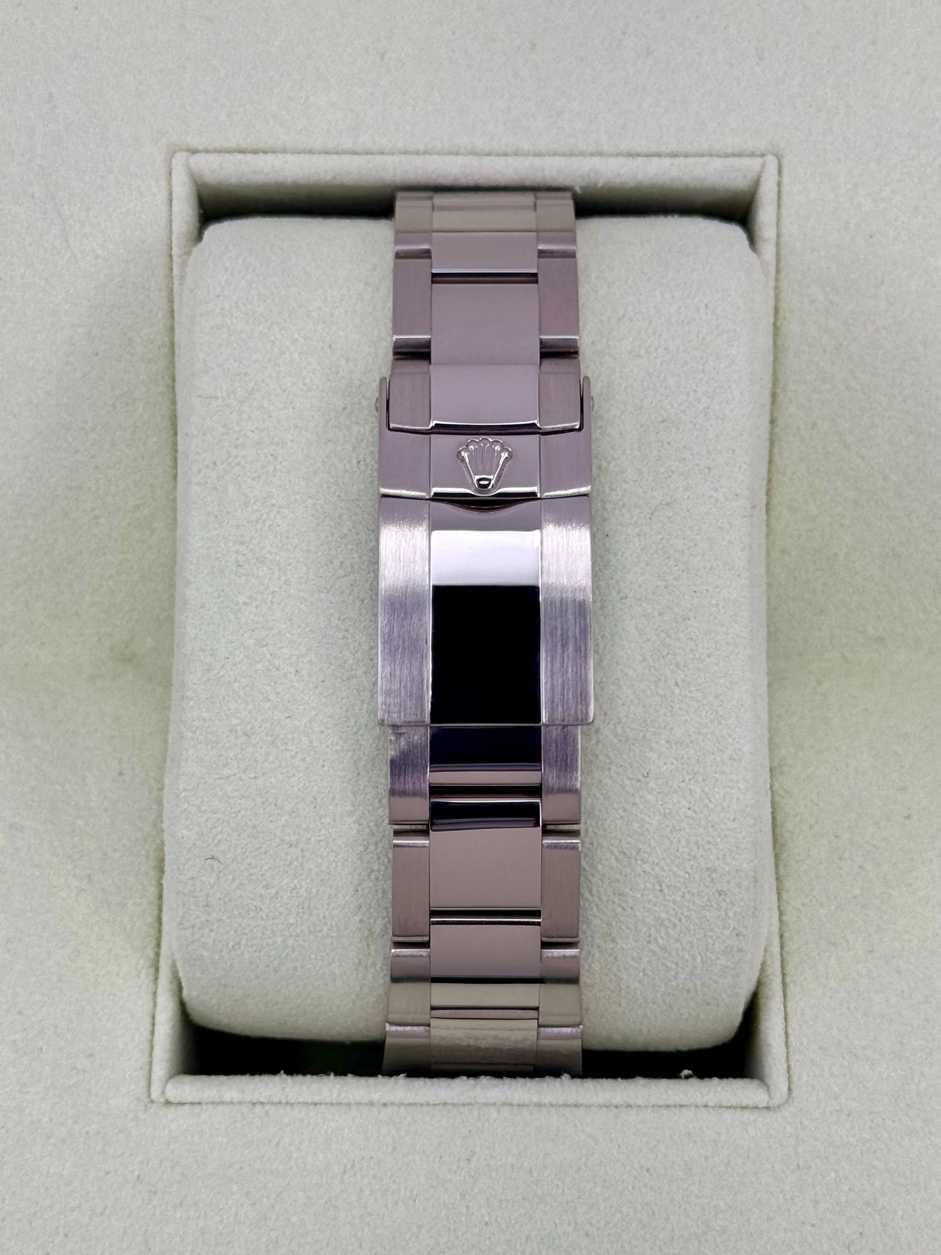 2010 Rolex Daytona 40mm 116509 White Gold Grey Arabic Racing Dial - Image 2