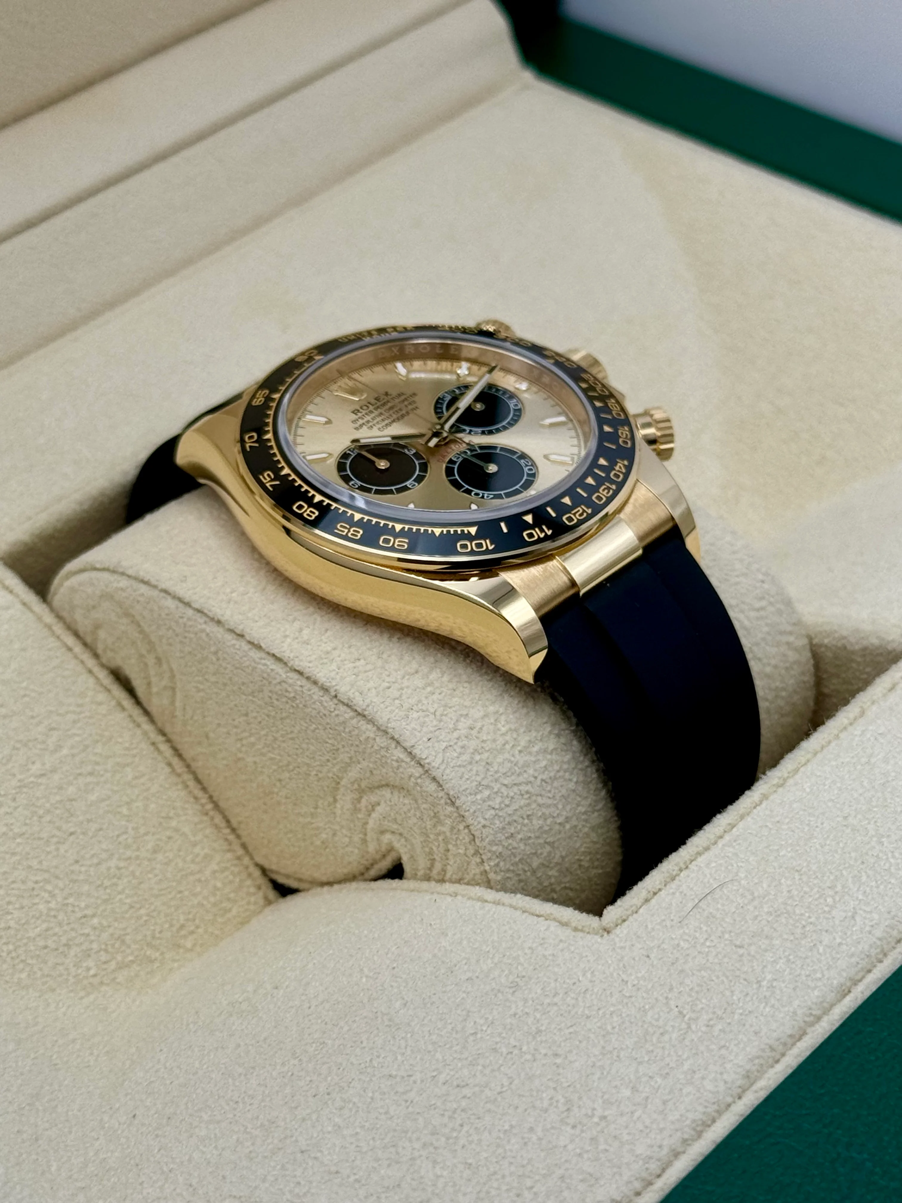 NEW 2025 Rolex Daytona 40mm 126518LN Yellow Gold Champagne Dial - Image 6
