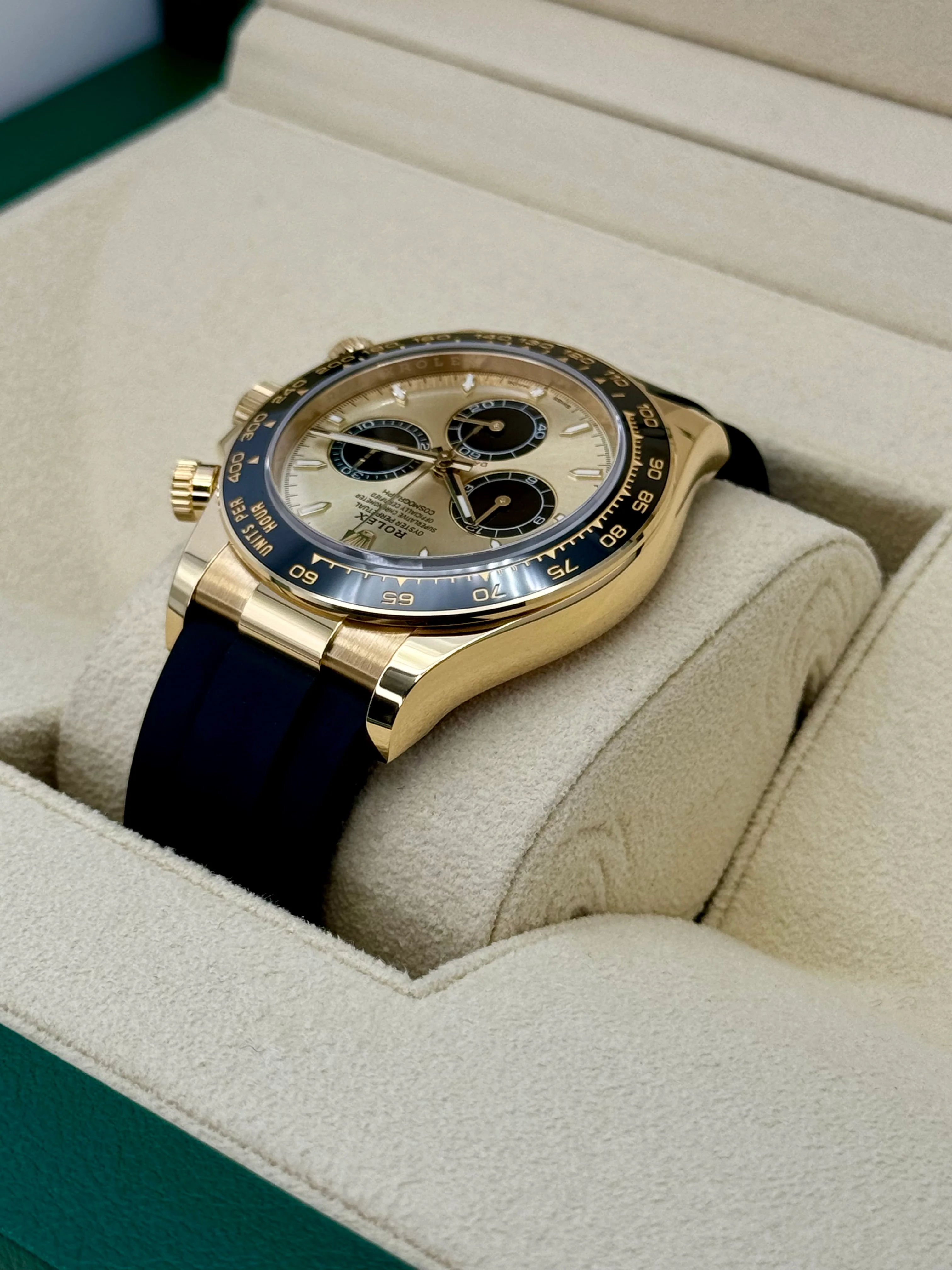 NEW 2025 Rolex Daytona 40mm 126518LN Yellow Gold Champagne Dial - Image 7