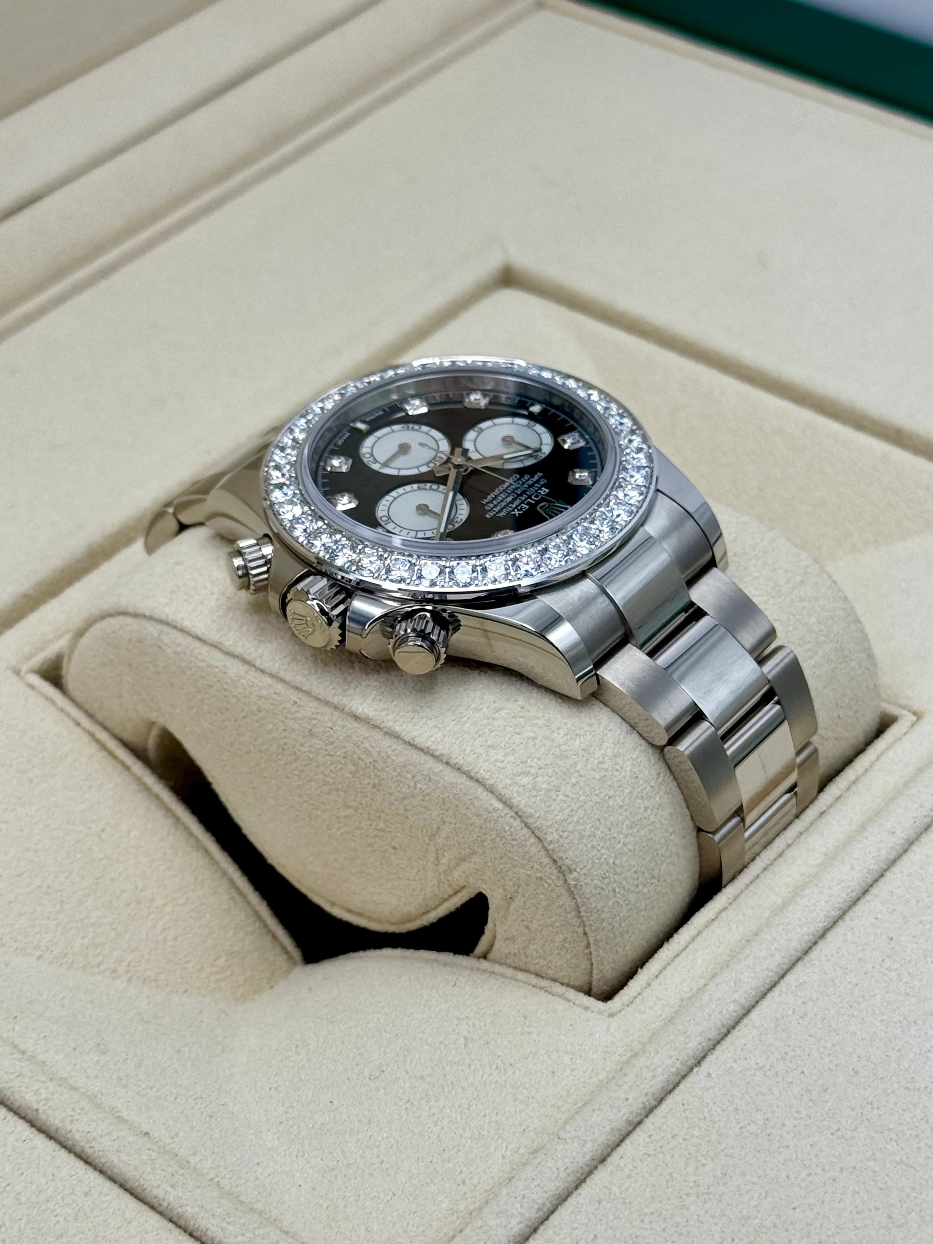 NEW 2025 Rolex Daytona 40mm 126579RBR Mother of Pearl Diamond Dial - Image 8