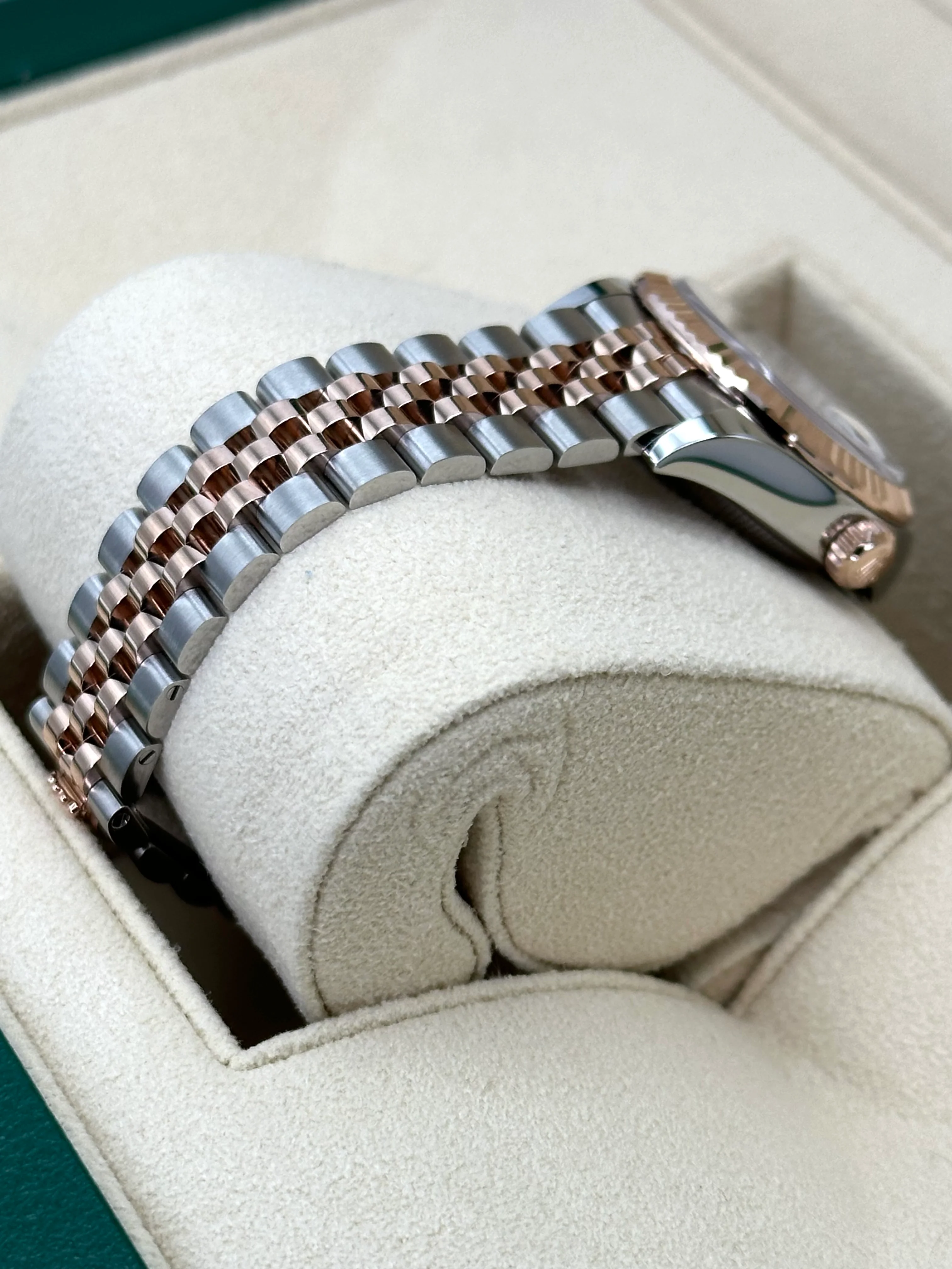 NEW 2025 Rolex Ladies Datejust 28mm 279171 Two-Tone Purple Diamond Dial - Image 4