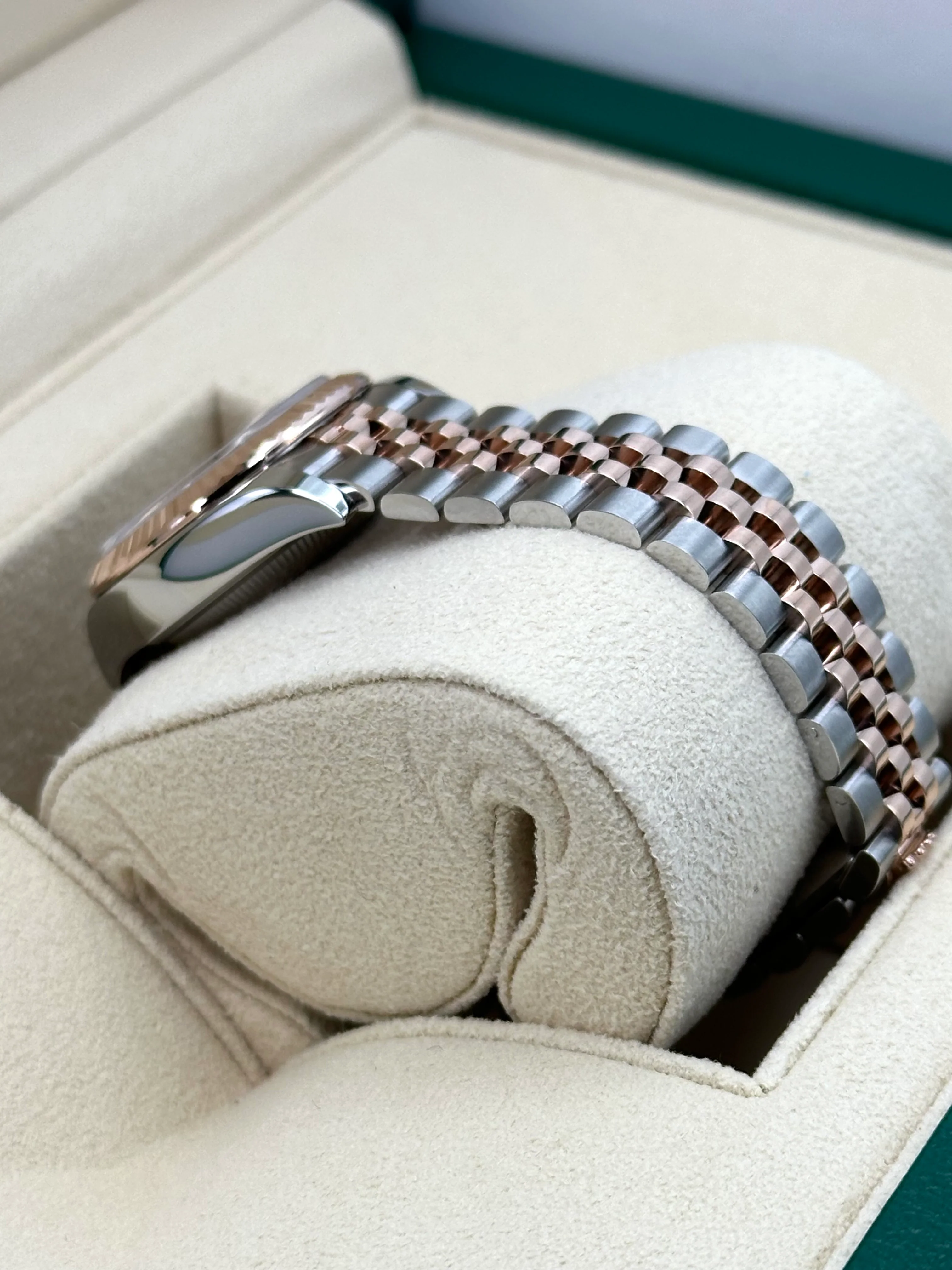 NEW 2025 Rolex Ladies Datejust 28mm 279171 Two-Tone Purple Diamond Dial - Image 5