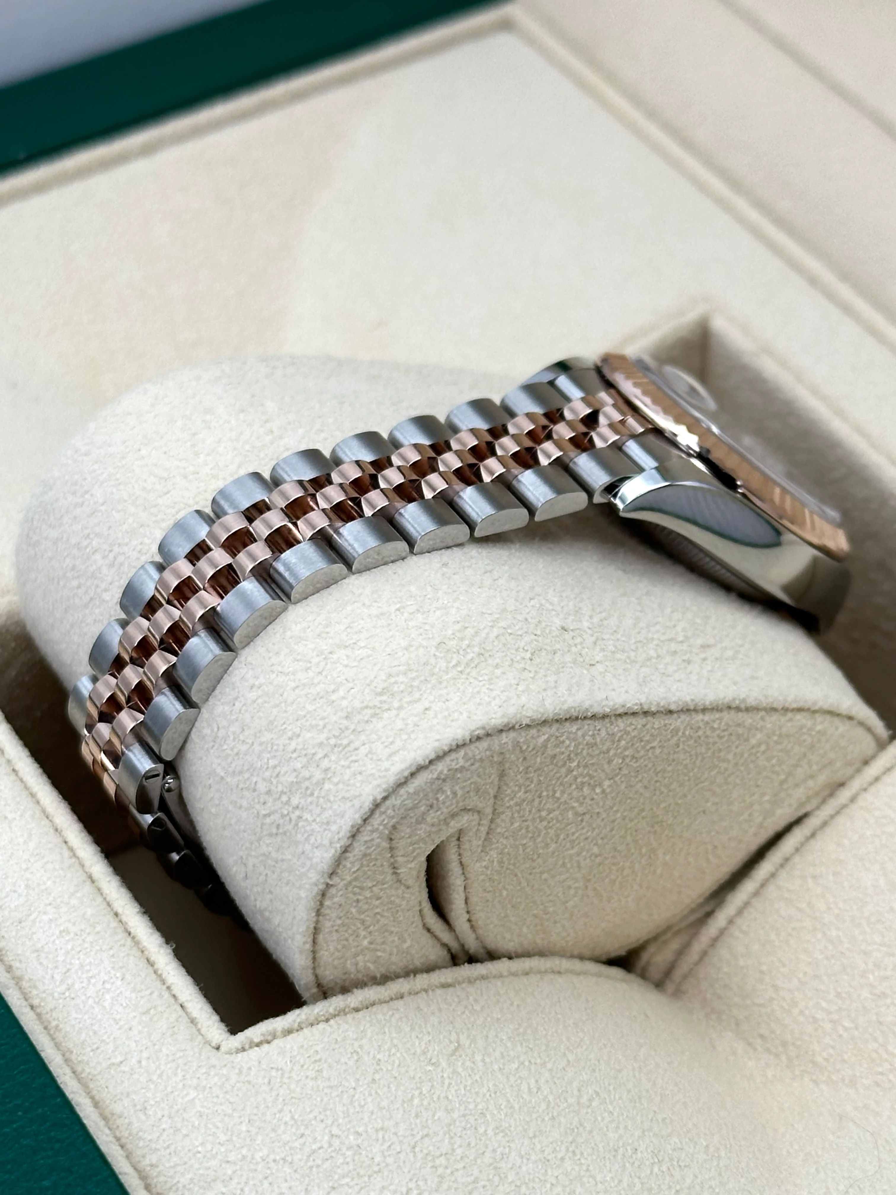 NEW 2025 Rolex Ladies Datejust 28mm 279171 Two-Tone Purple Diamond Dial - Image 7
