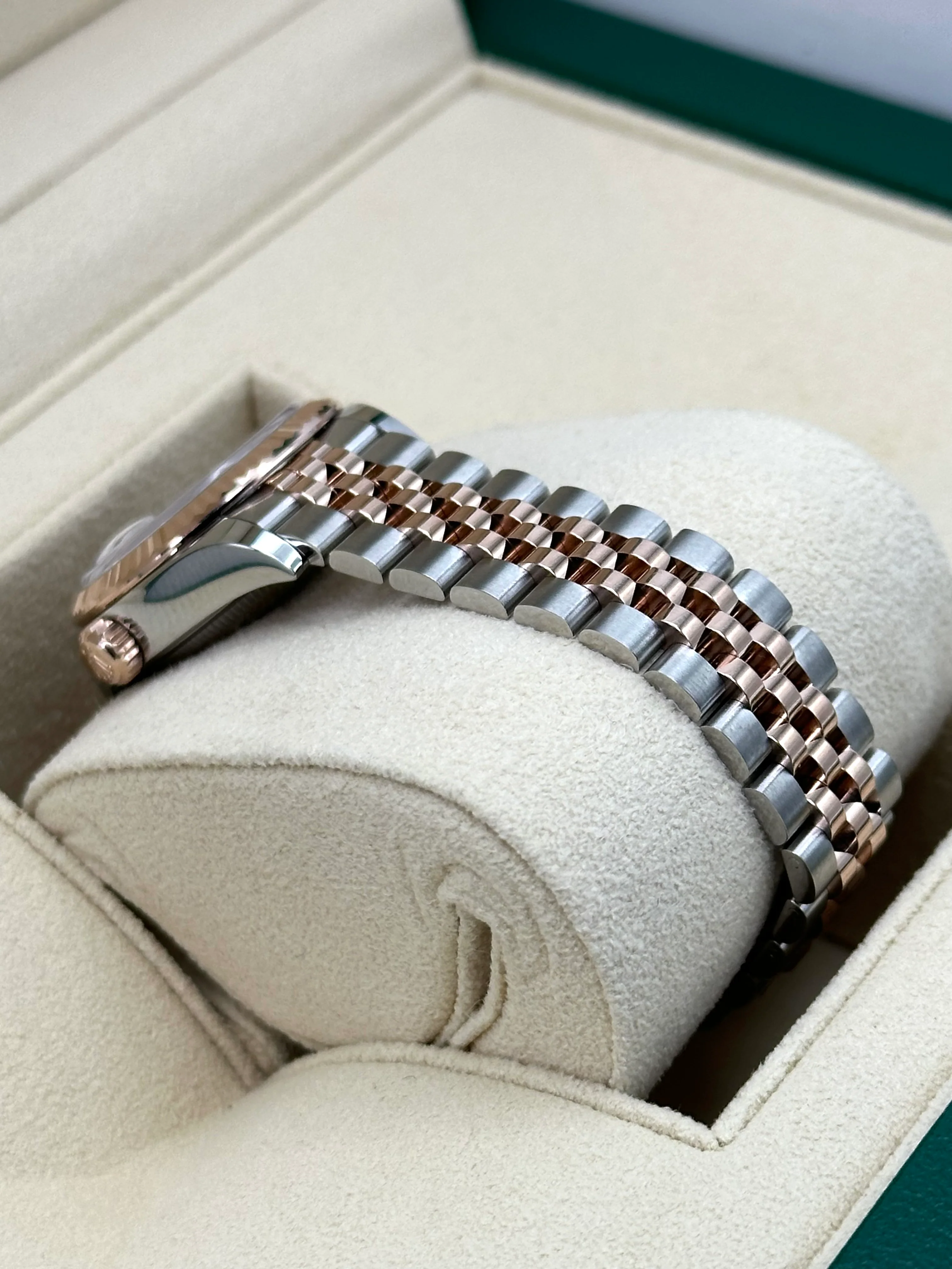 NEW 2025 Rolex Ladies Datejust 28mm 279171 Two-Tone Purple Diamond Dial - Image 8