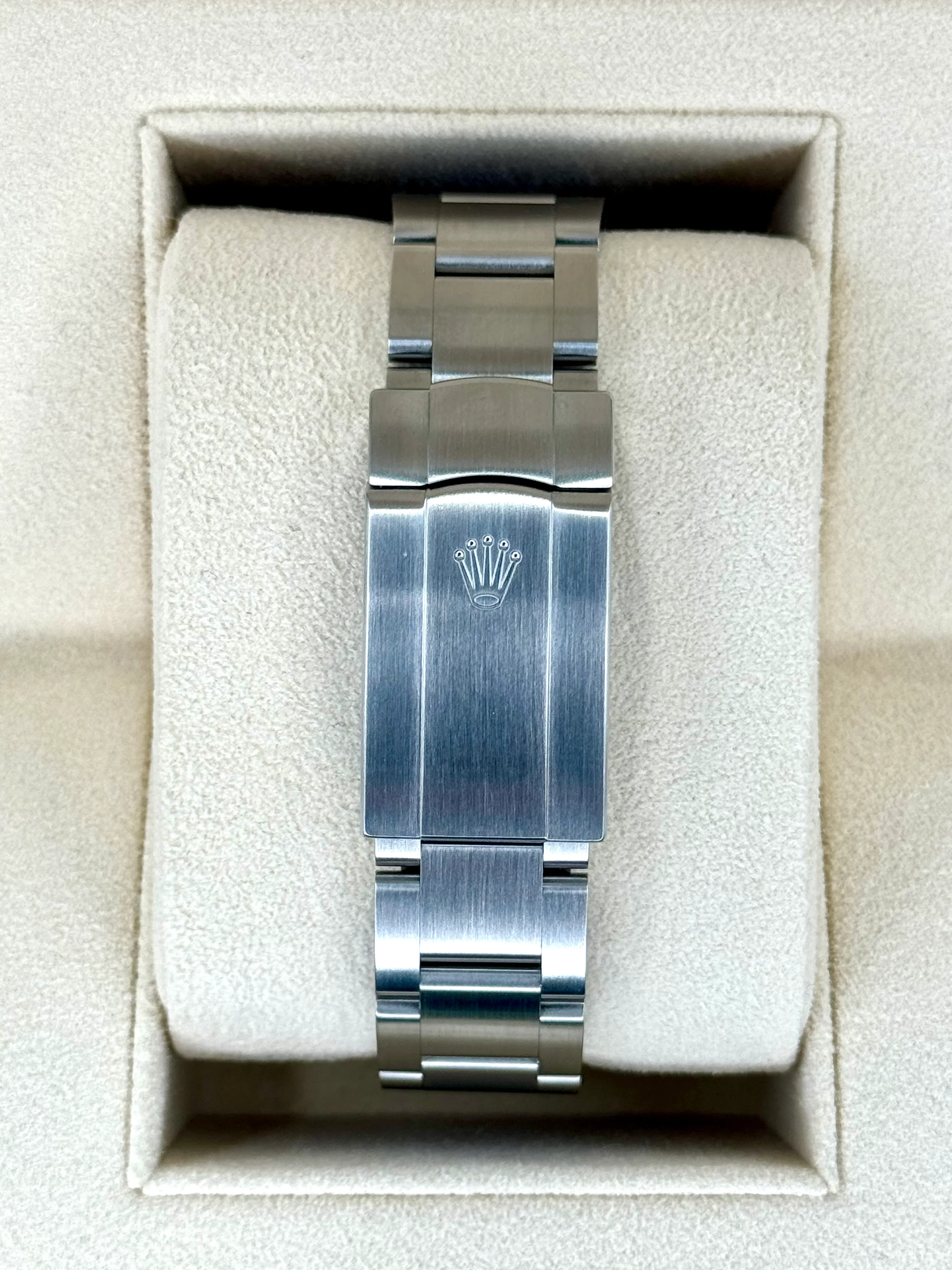 NEW 2025 Rolex Oyster Perpetual 36mm 126000 Green Dial - Image 2