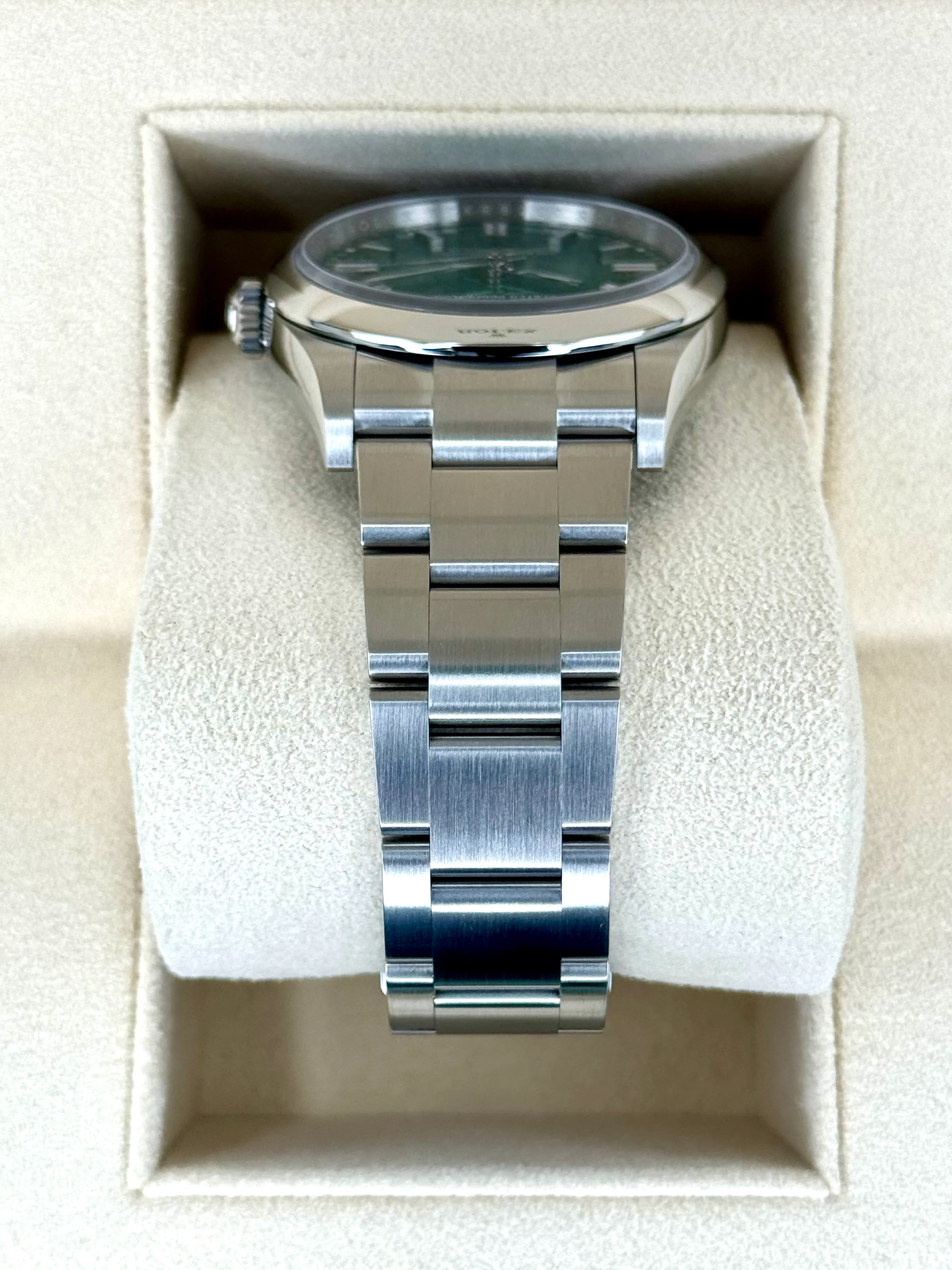 NEW 2025 Rolex Oyster Perpetual 36mm 126000 Green Dial - Image 4