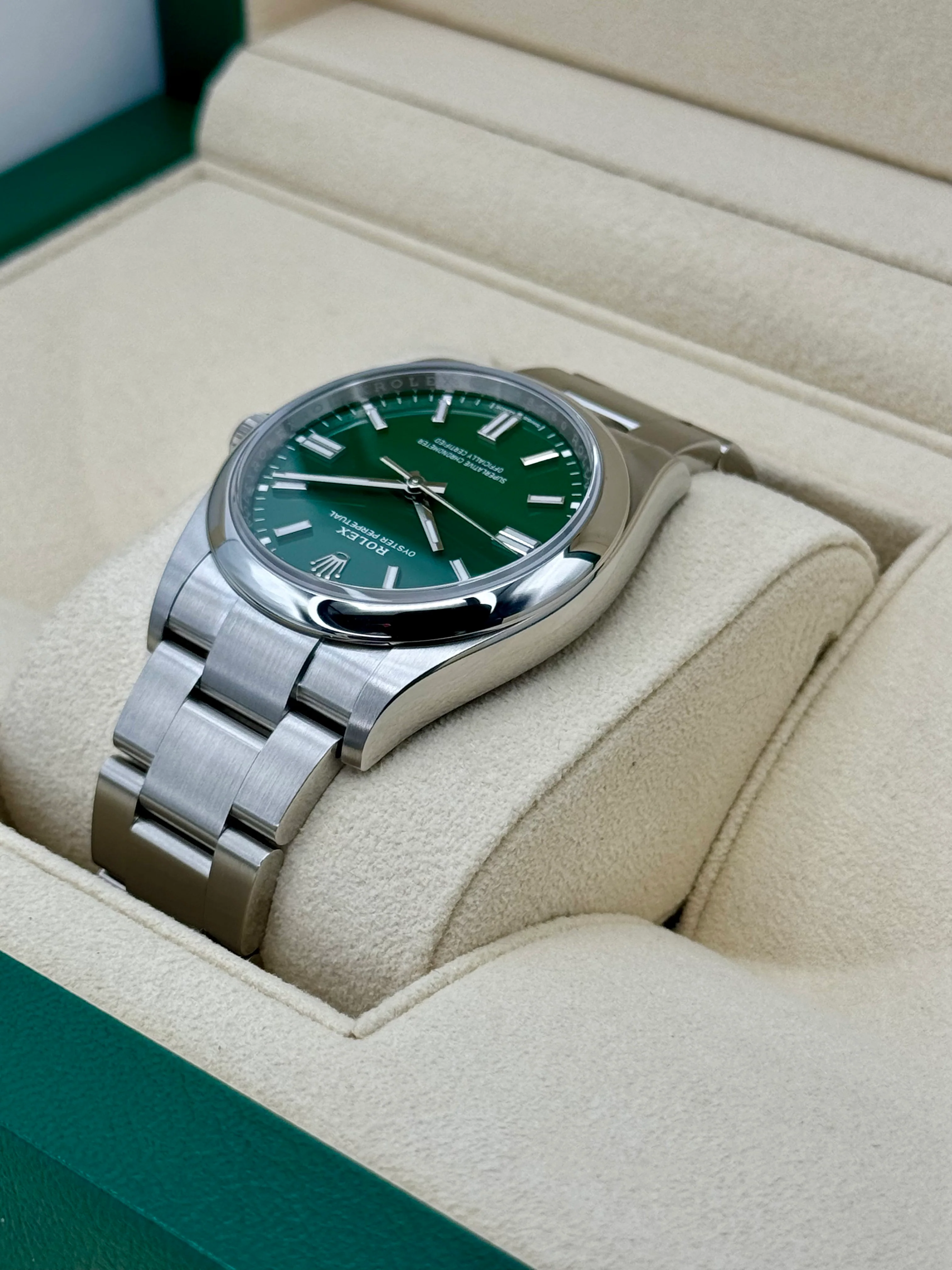 NEW 2025 Rolex Oyster Perpetual 36mm 126000 Green Dial - Image 7