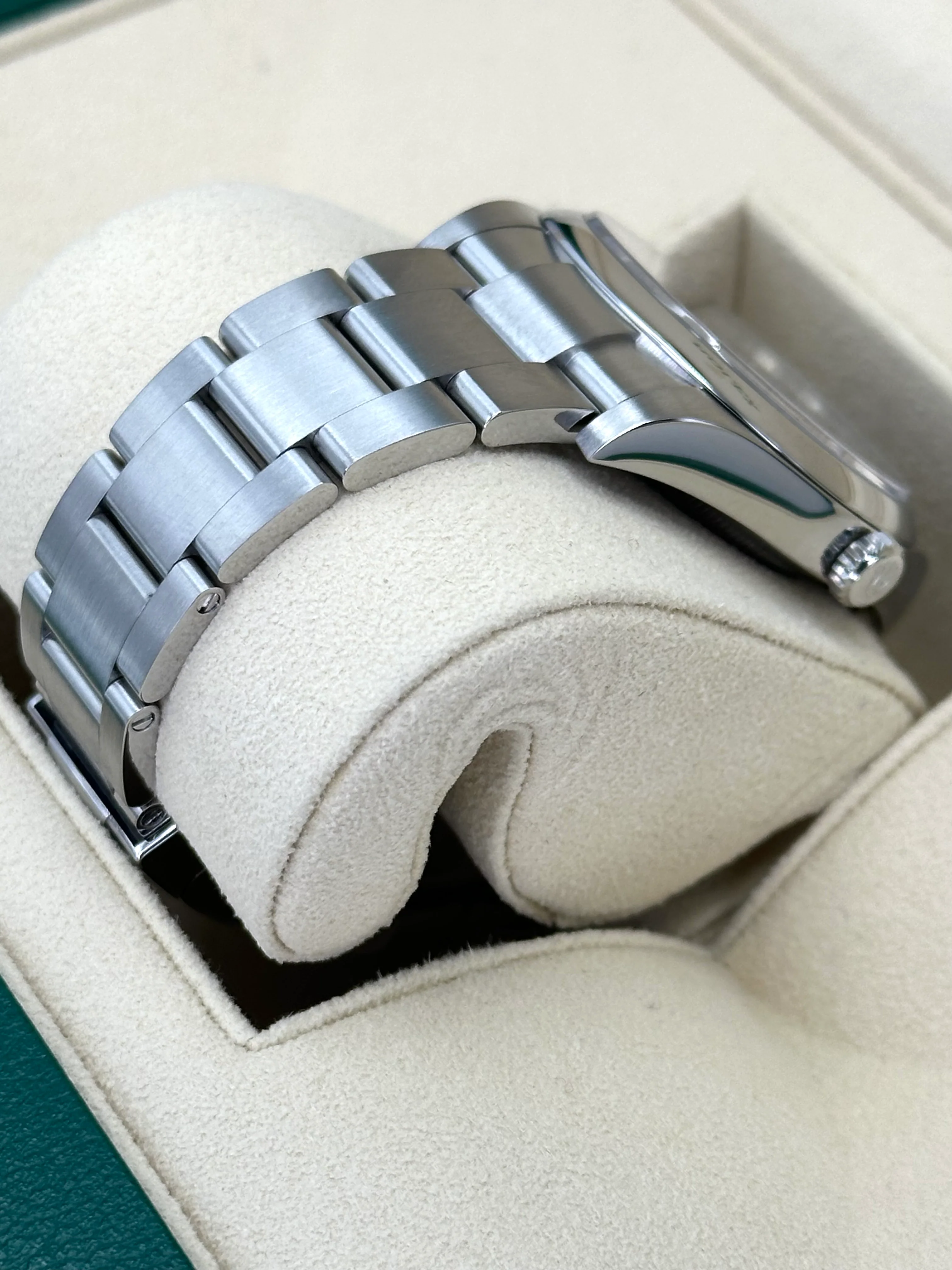 Rolex Oyster Perpetual 39mm 114300 Blue Dial - Image 5