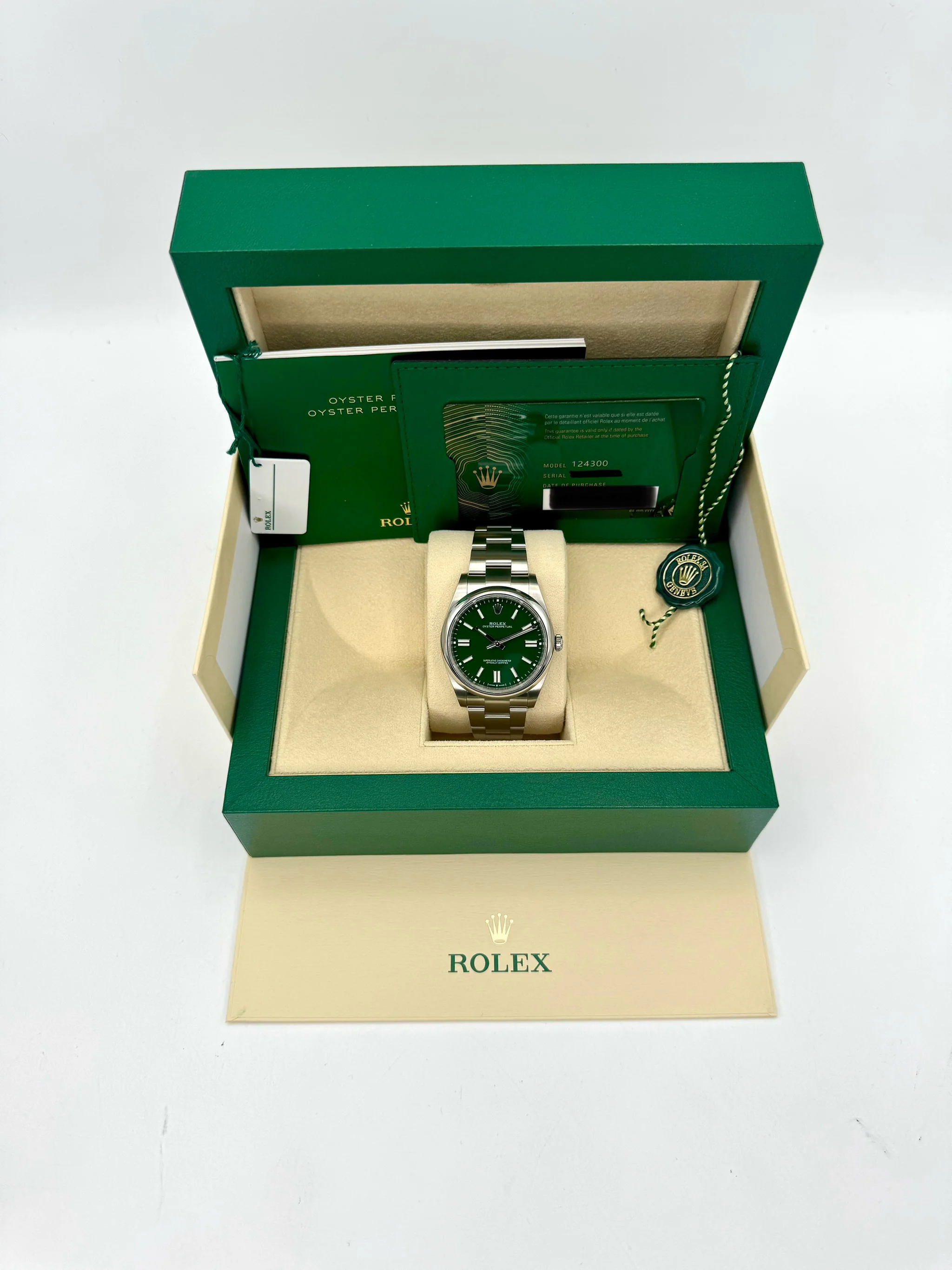 NEW 2025 Rolex Oyster Perpetual 41mm 124300 Green Dial - Image 11