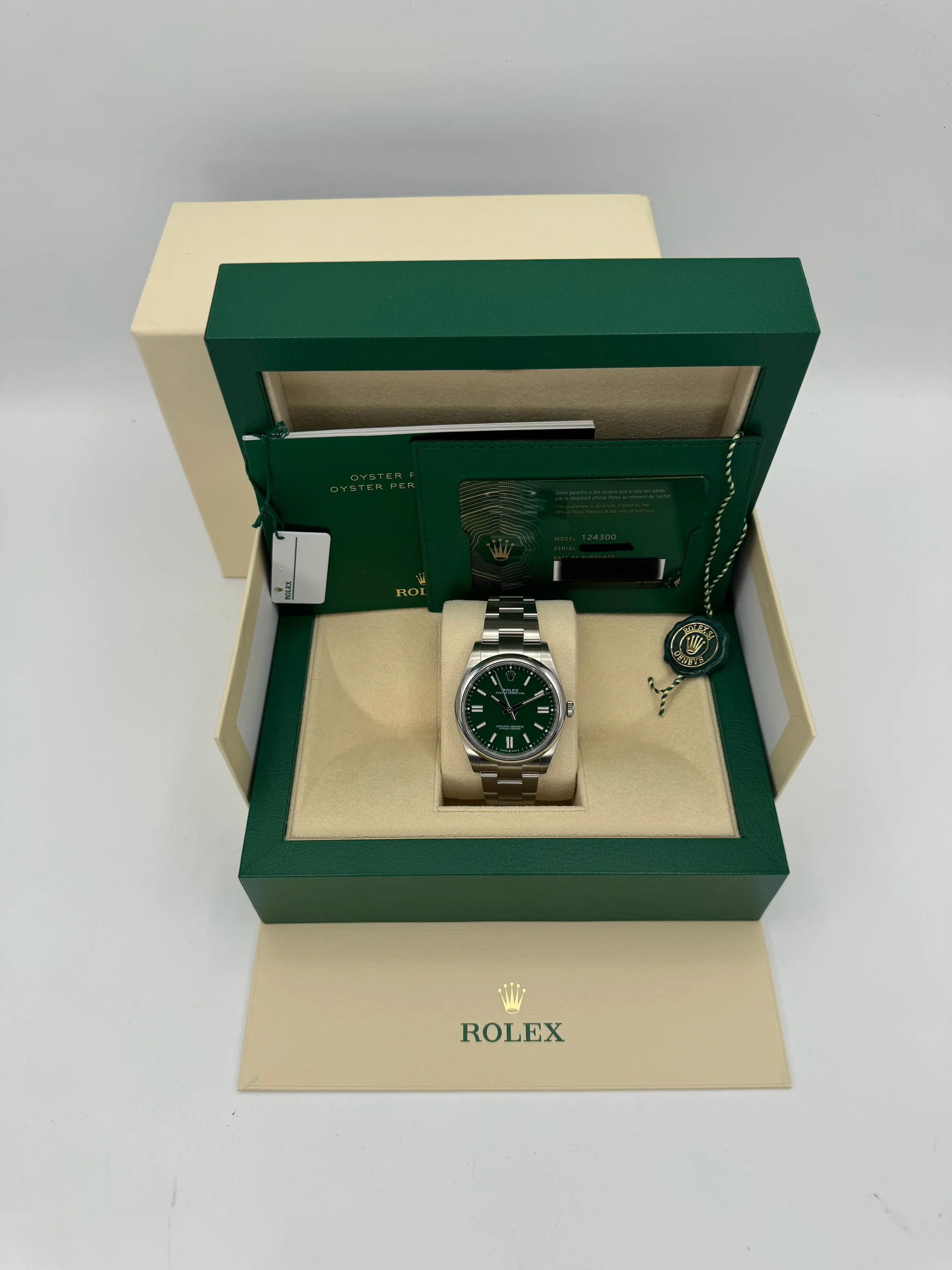 NEW 2025 Rolex Oyster Perpetual 41mm 124300 Green Dial - Image 12