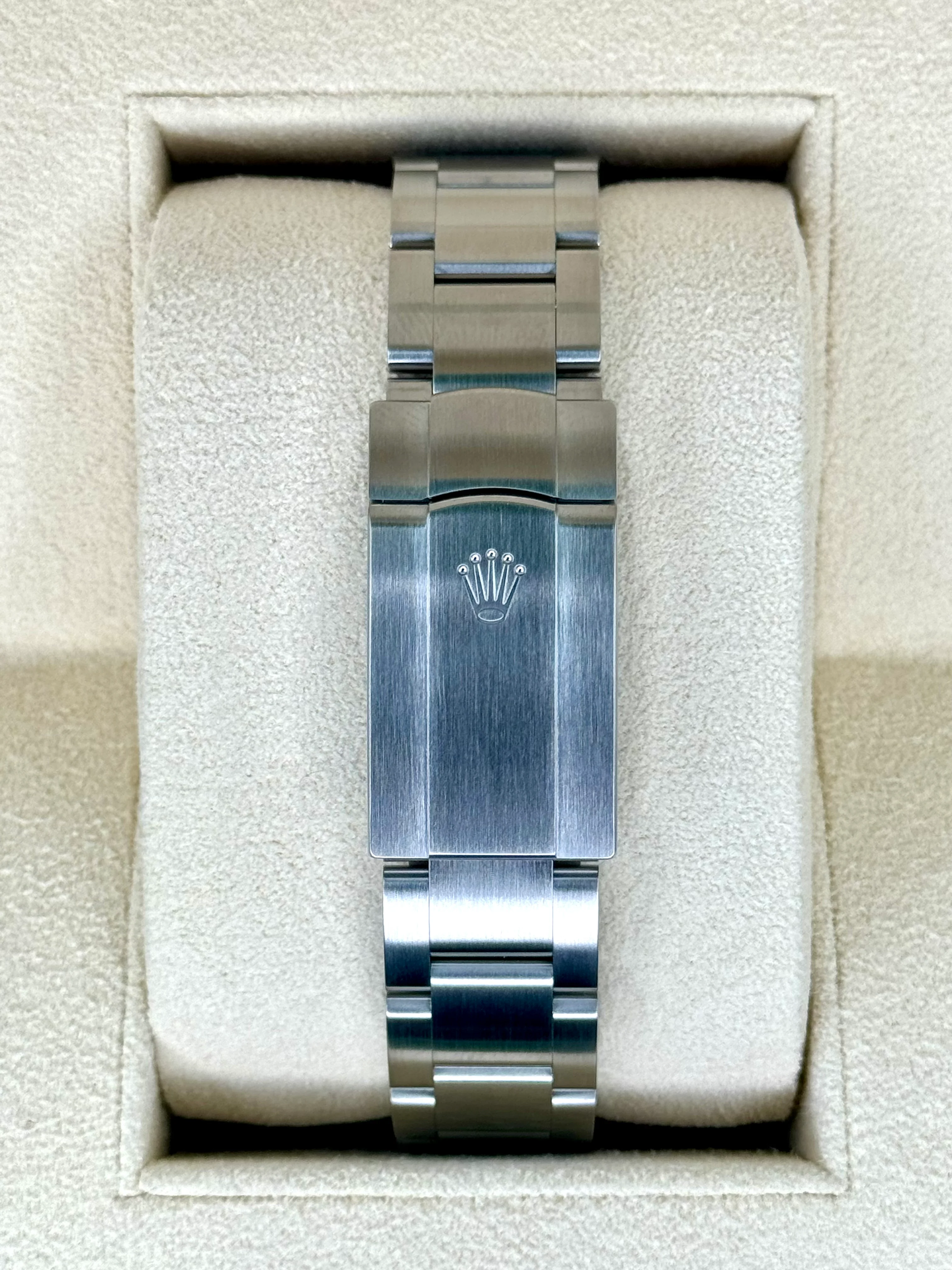 NEW 2025 Rolex Oyster Perpetual 41mm 124300 Green Dial - Image 2