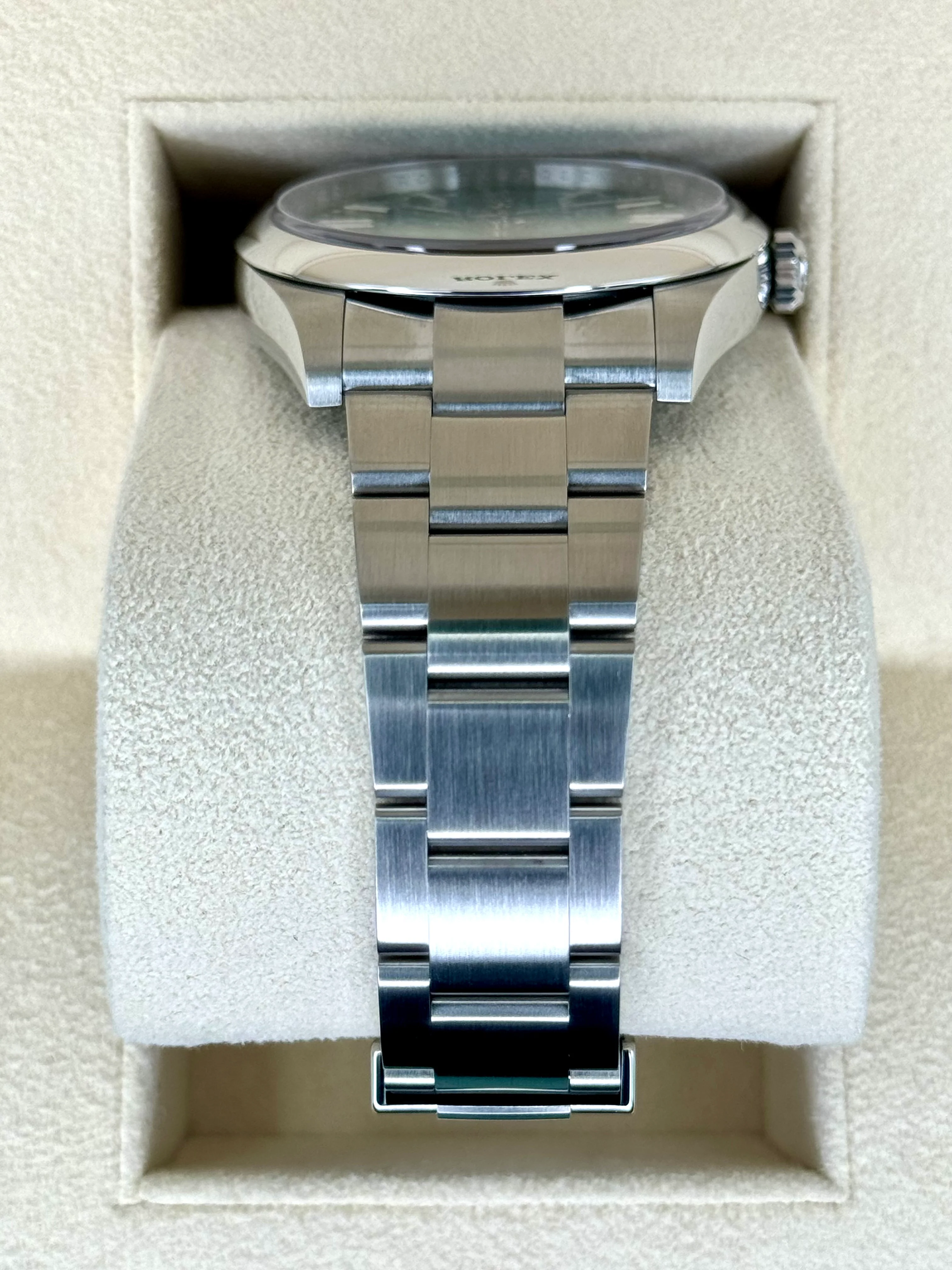 NEW 2025 Rolex Oyster Perpetual 41mm 124300 Green Dial - Image 3