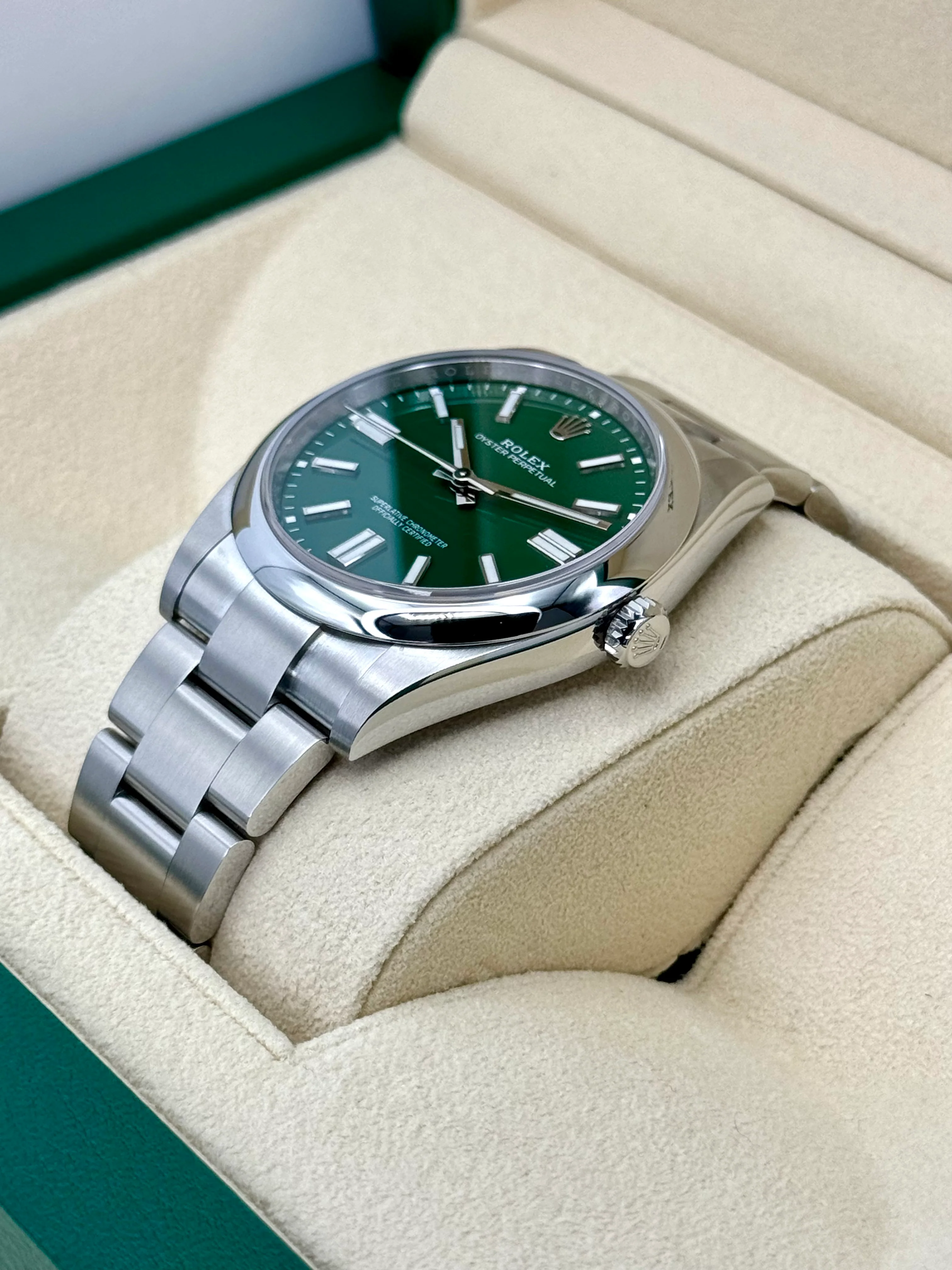 NEW 2025 Rolex Oyster Perpetual 41mm 124300 Green Dial - Image 5