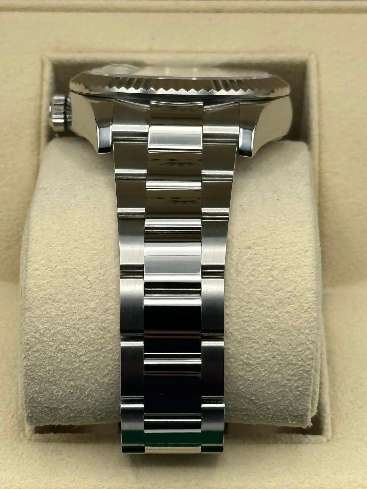 Rolex Sky-Dweller 42mm 326934 Stainless Steel Oyster White Dial - Image 4