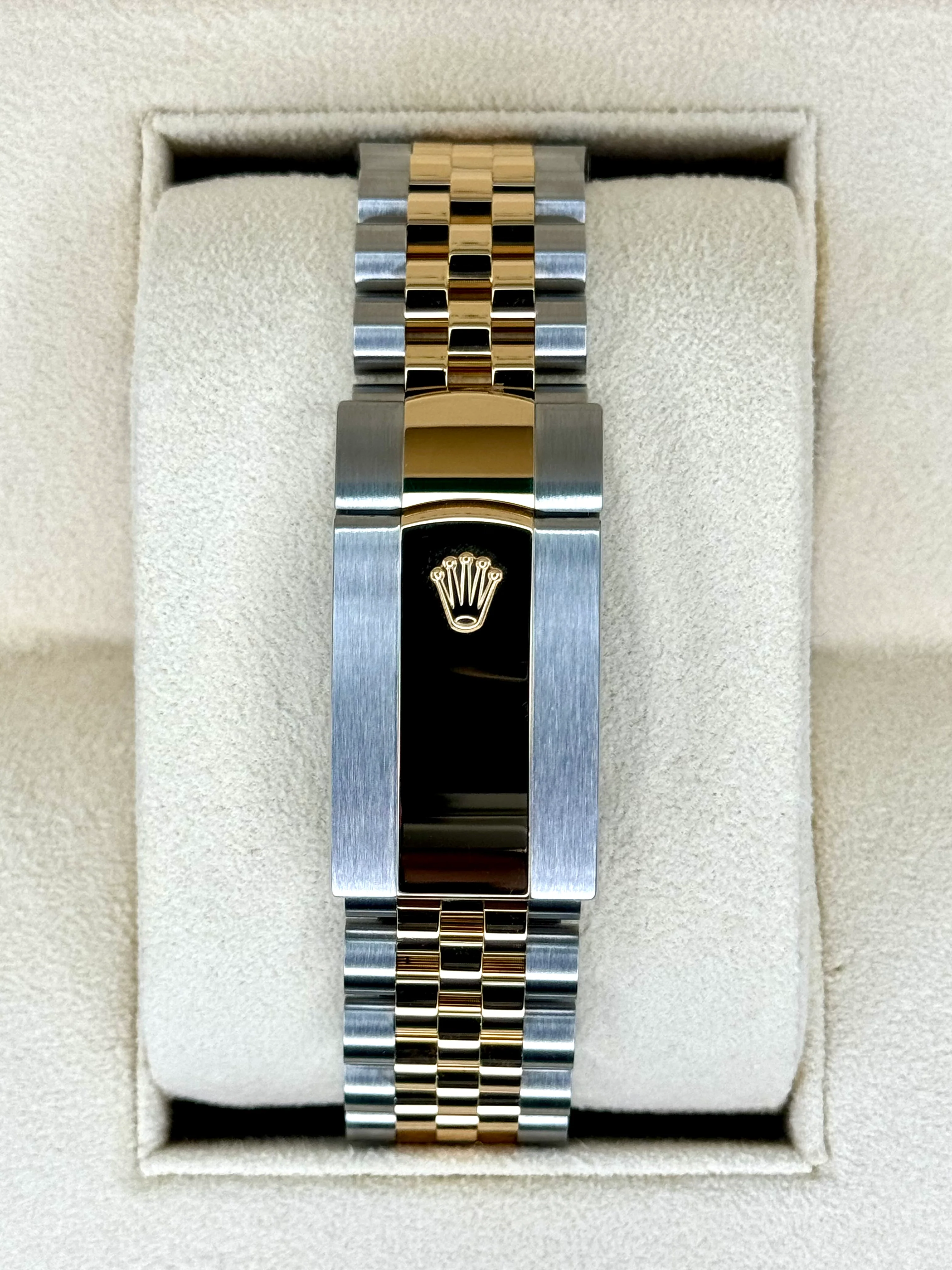 NEW 2025 Rolex Sky-Dweller 42mm 336933 Jubilee Champagne Dial - Image 2