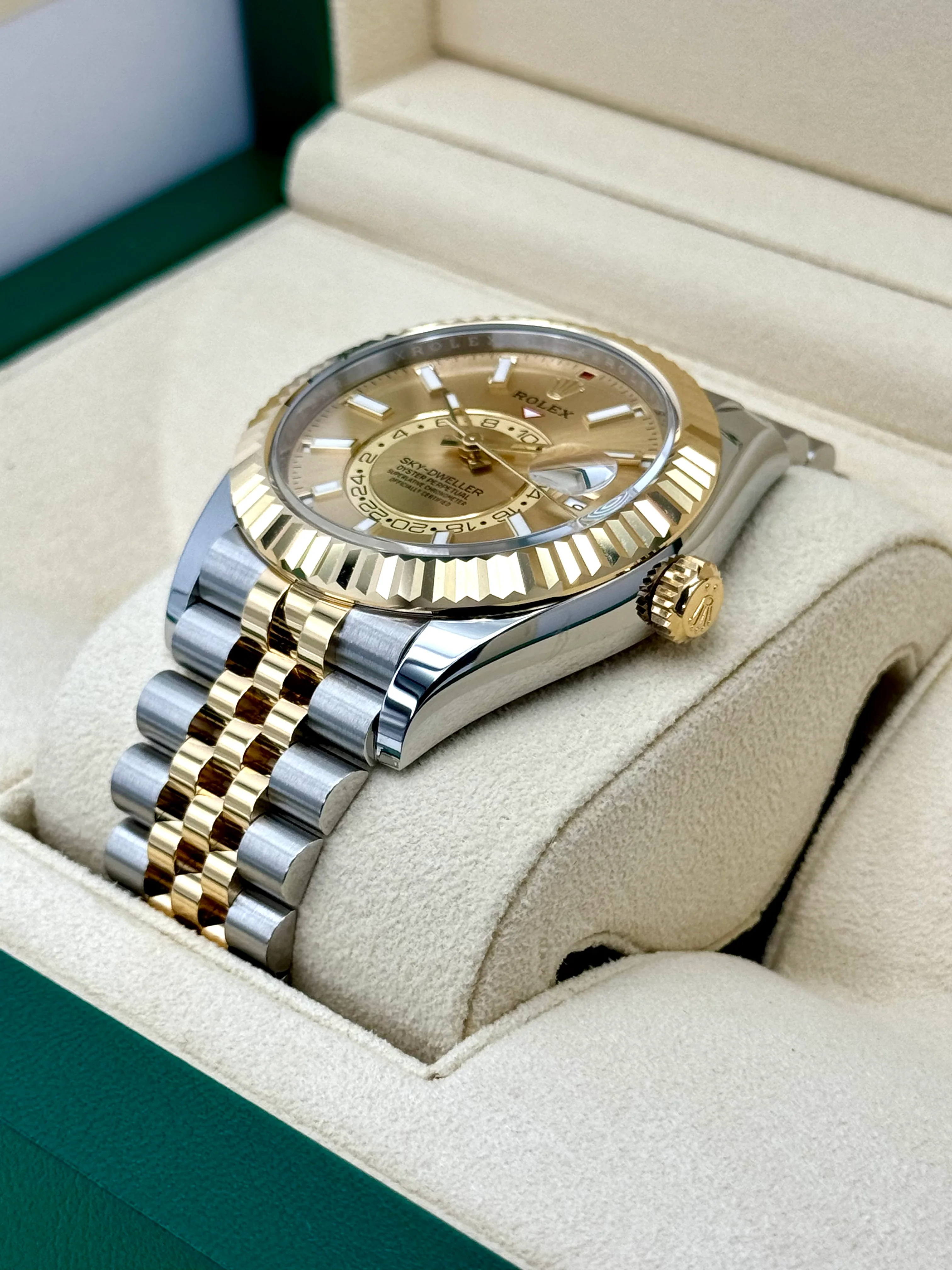 NEW 2025 Rolex Sky-Dweller 42mm 336933 Jubilee Champagne Dial - Image 5
