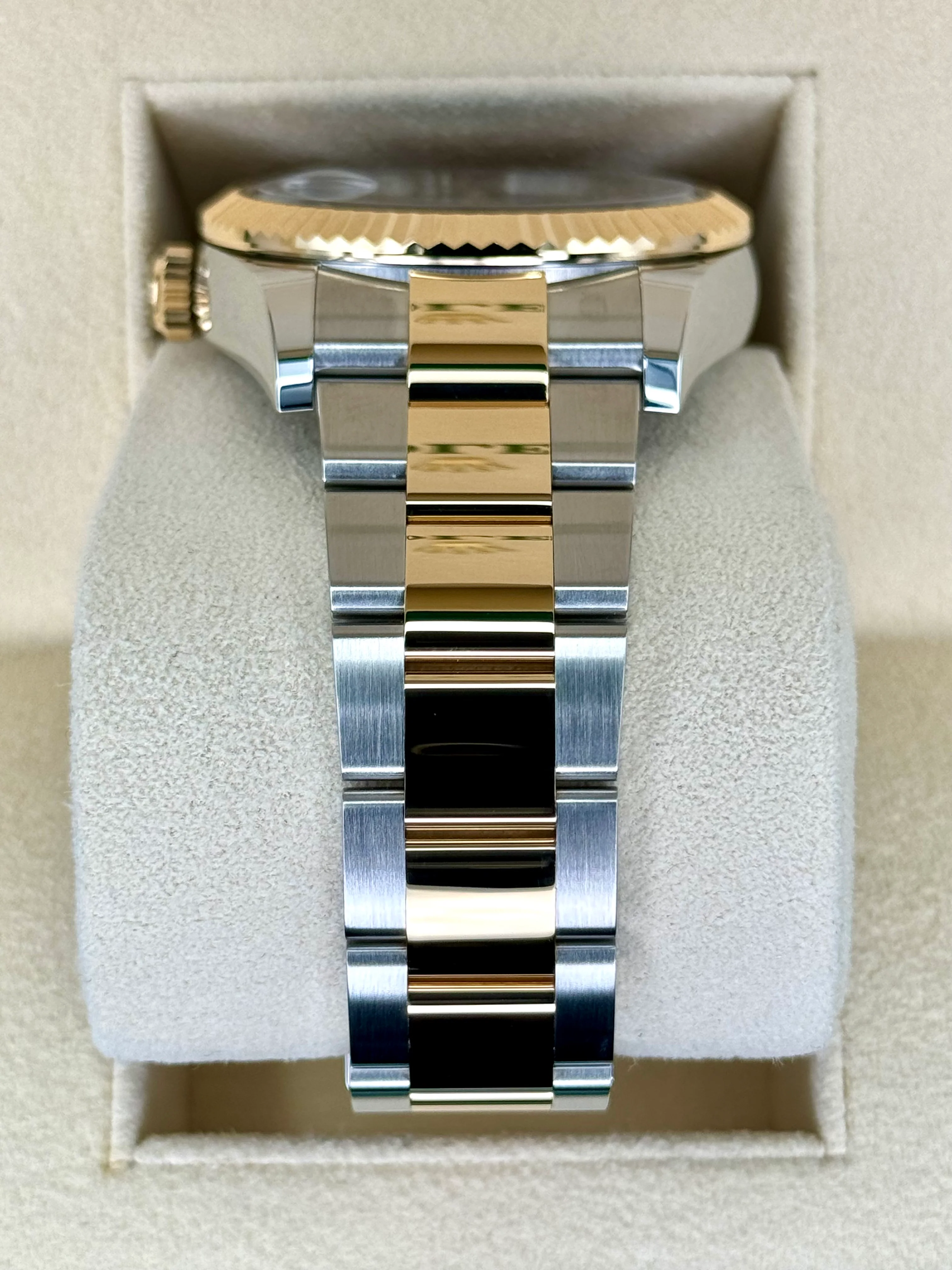 NEW 2025 Rolex Sky-Dweller 42mm 336933 Two-Tone Oyster Black Dial - Image 4