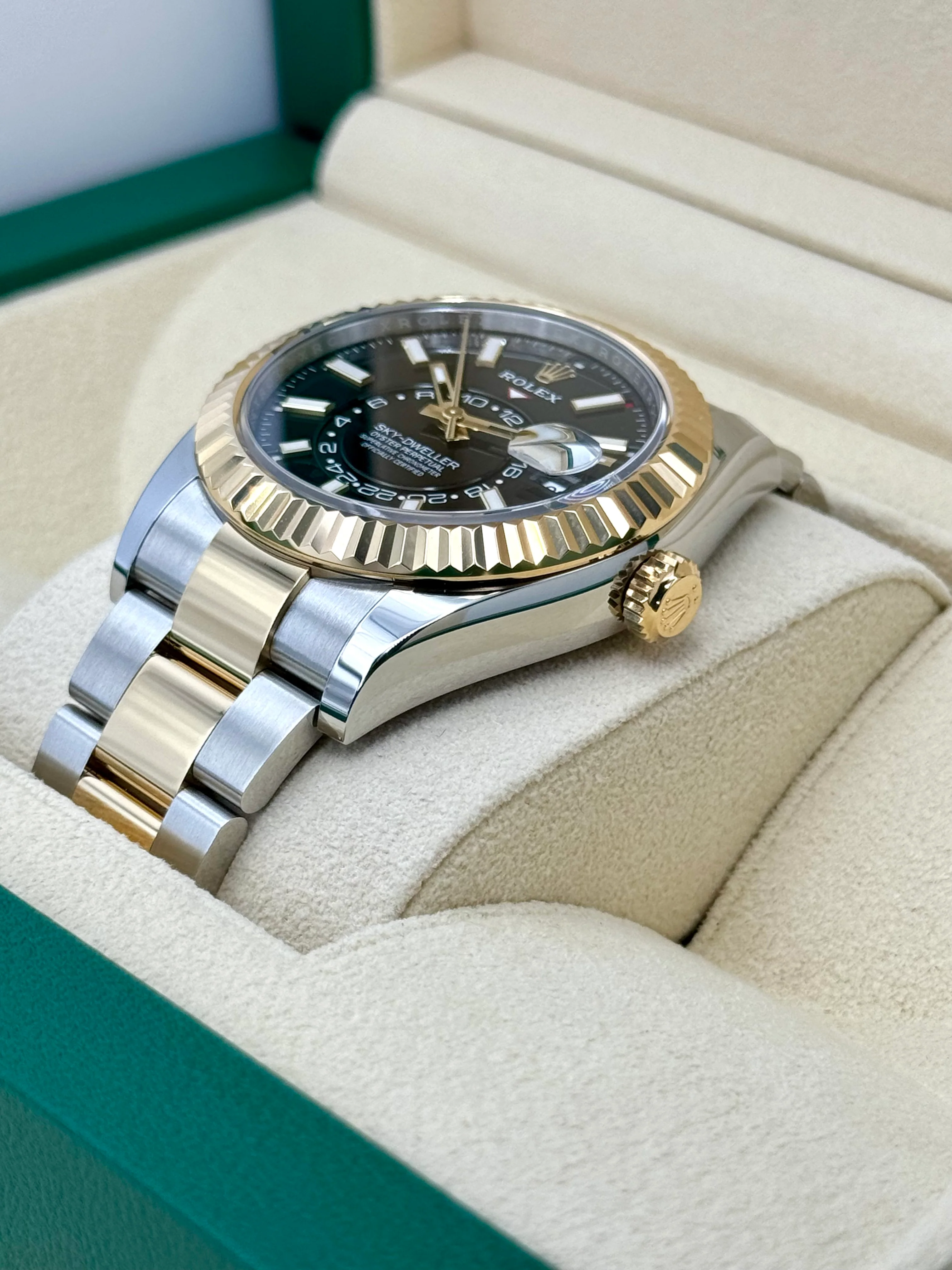 NEW 2025 Rolex Sky-Dweller 42mm 336933 Two-Tone Oyster Black Dial - Image 5