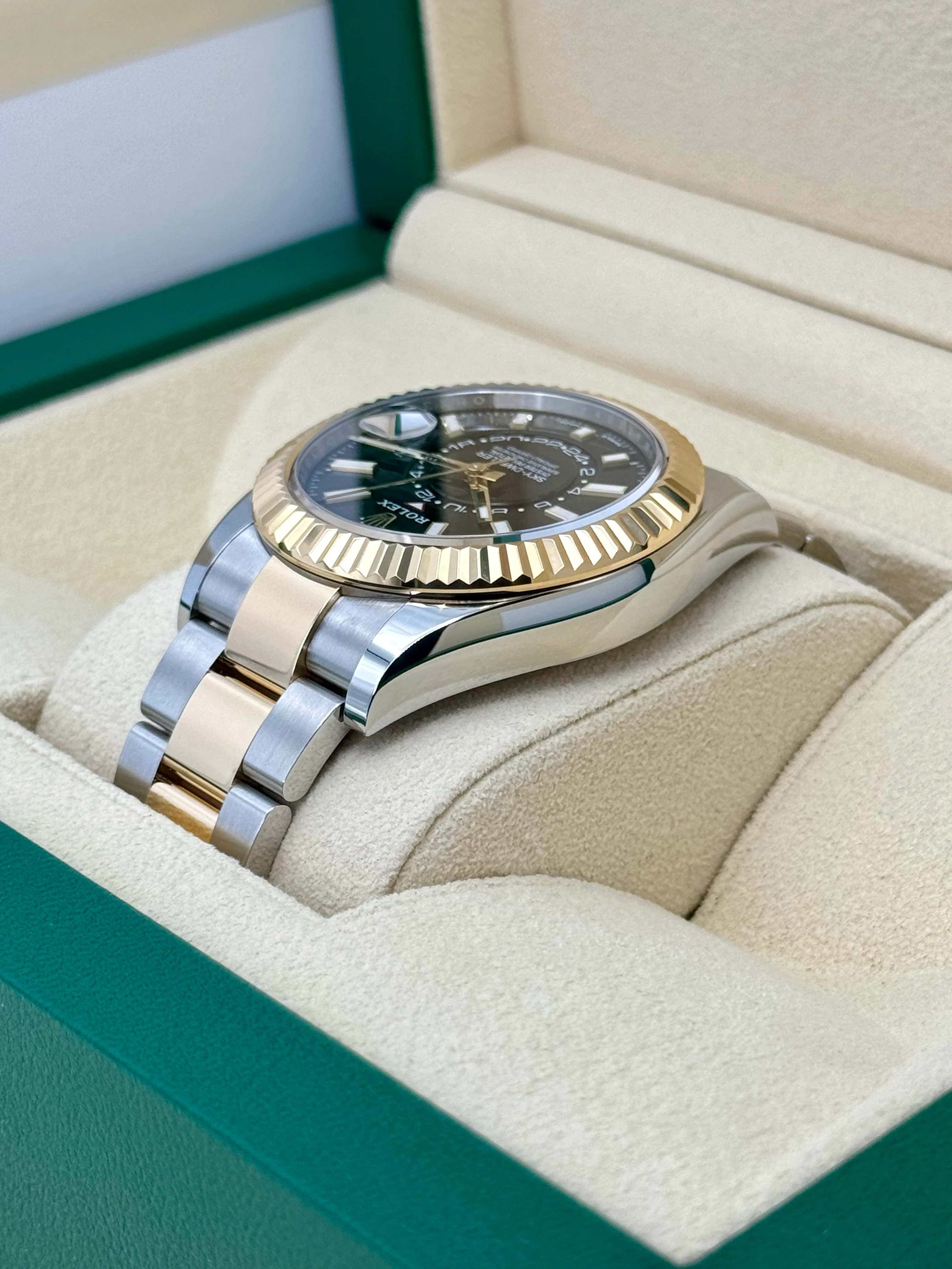 NEW 2025 Rolex Sky-Dweller 42mm 336933 Two-Tone Oyster Black Dial - Image 7