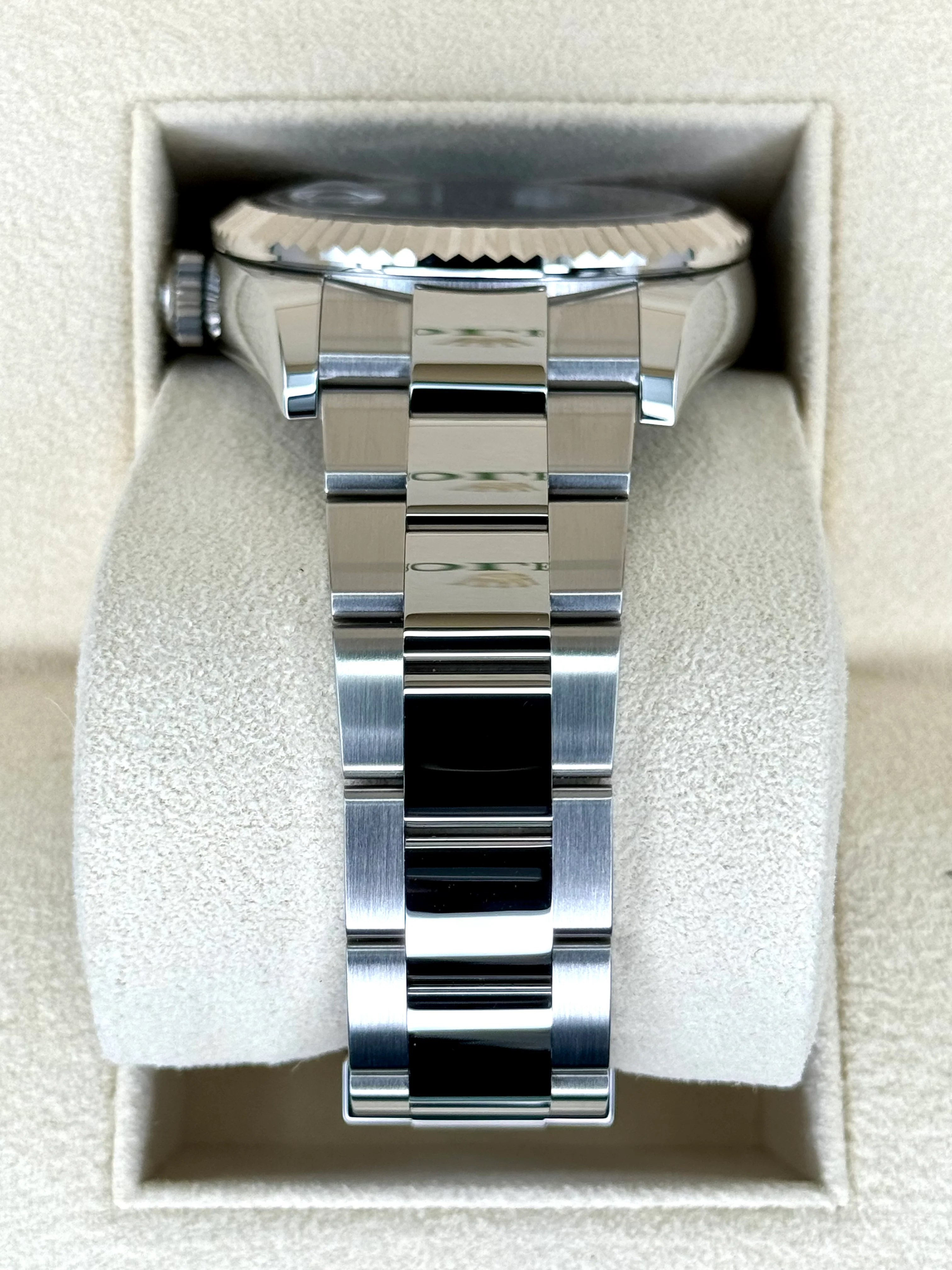 NEW 2025 Rolex Sky-Dweller 42mm 336934 Oyster Black Dial - Image 4