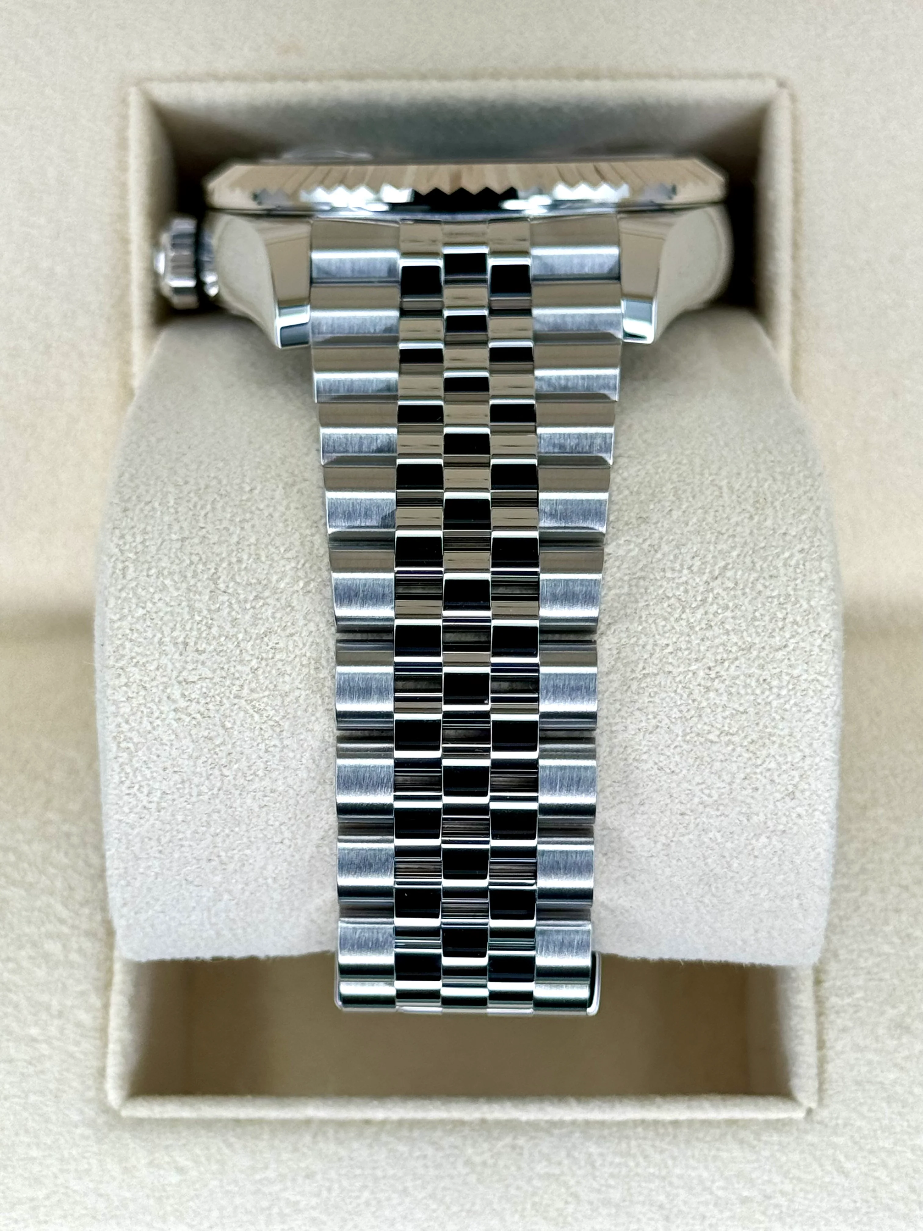 NEW 2025 Rolex Sky-Dweller 42mm 336934 Jubilee Green Dial - Image 4