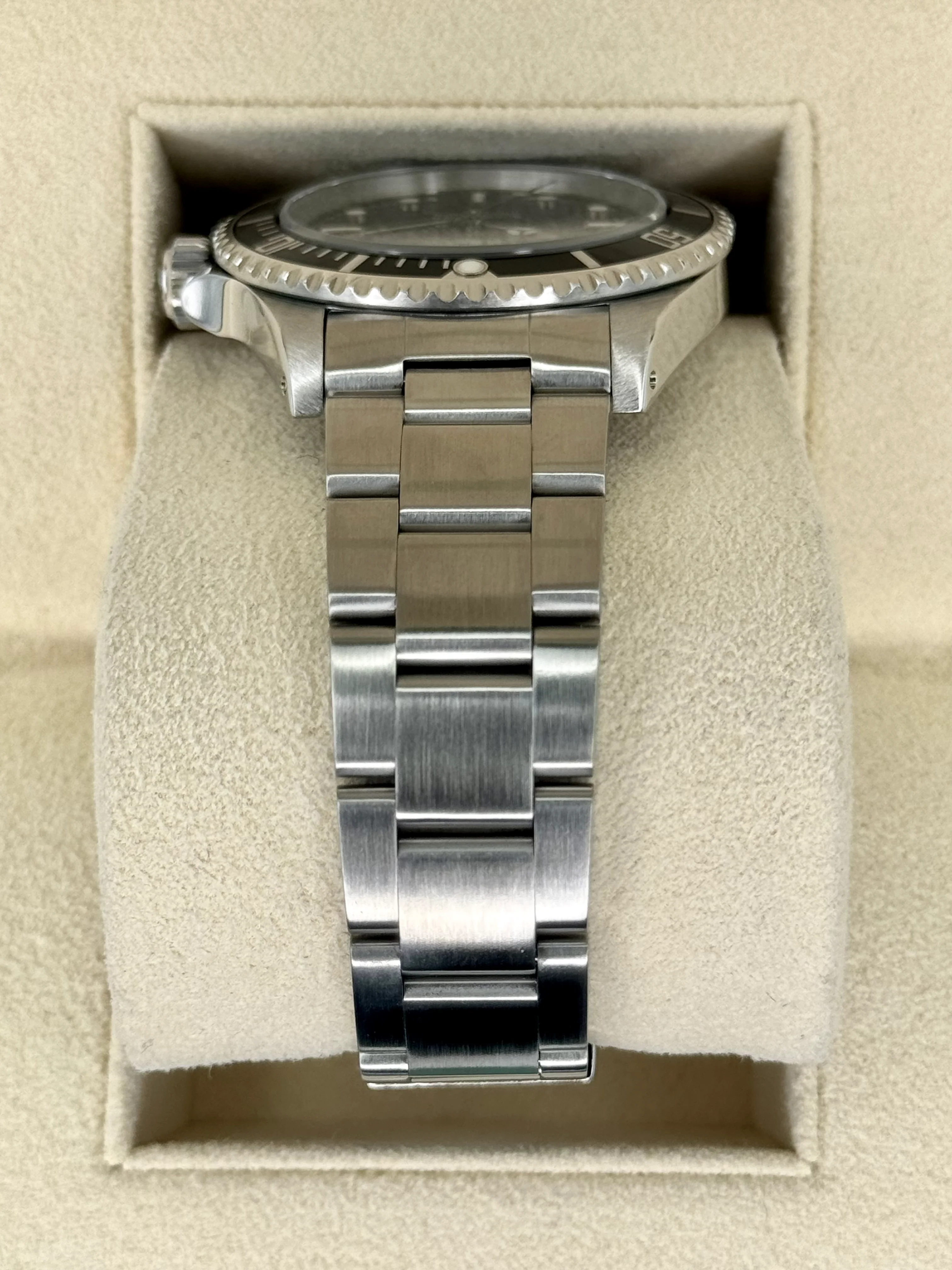 1995 Rolex Submariner 40mm 14060 Stainless Steel Black Dial - Image 4