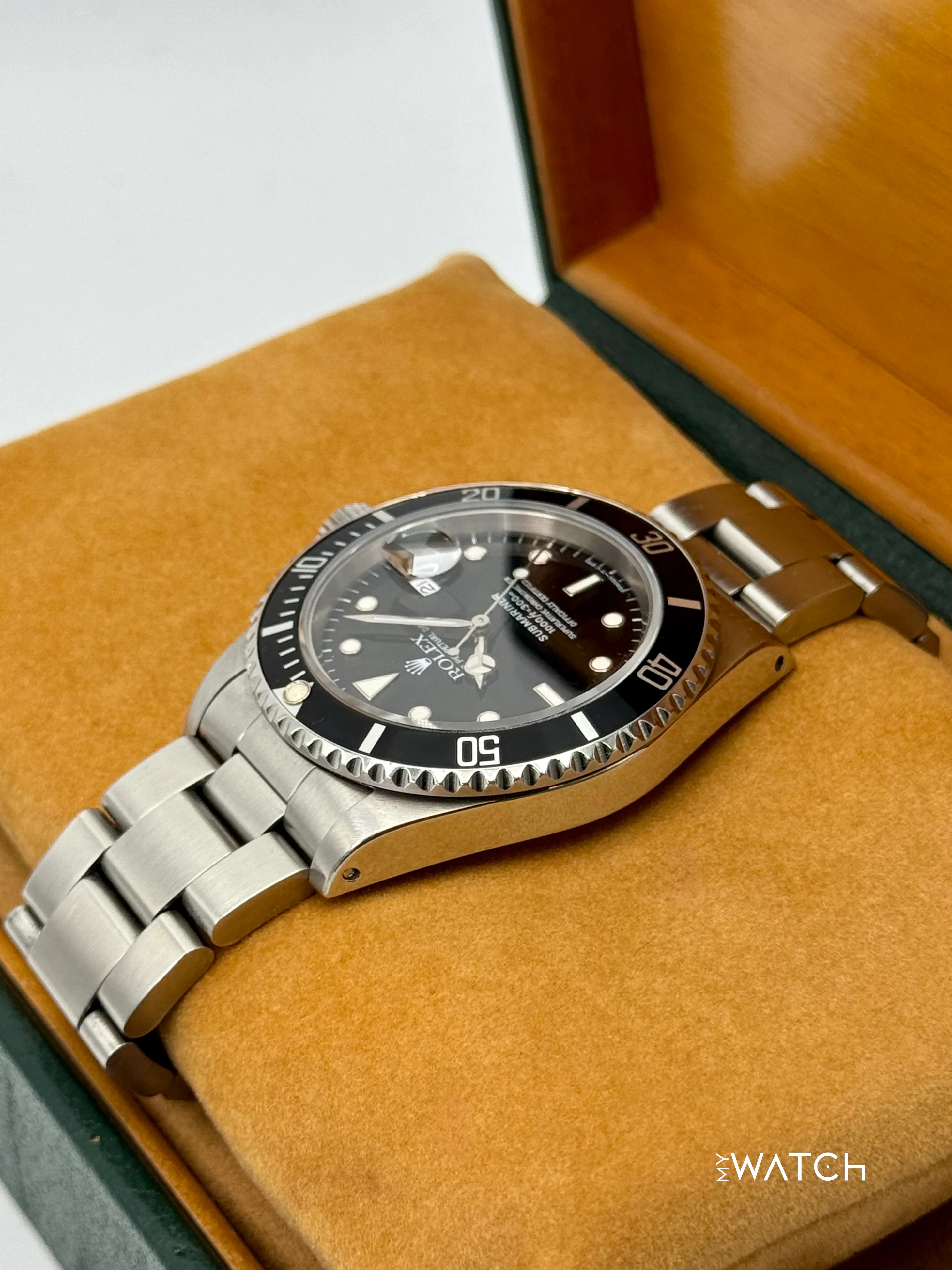 1993 Rolex Submariner 40mm 16610 Stainless Steel Black Dial - Image 7