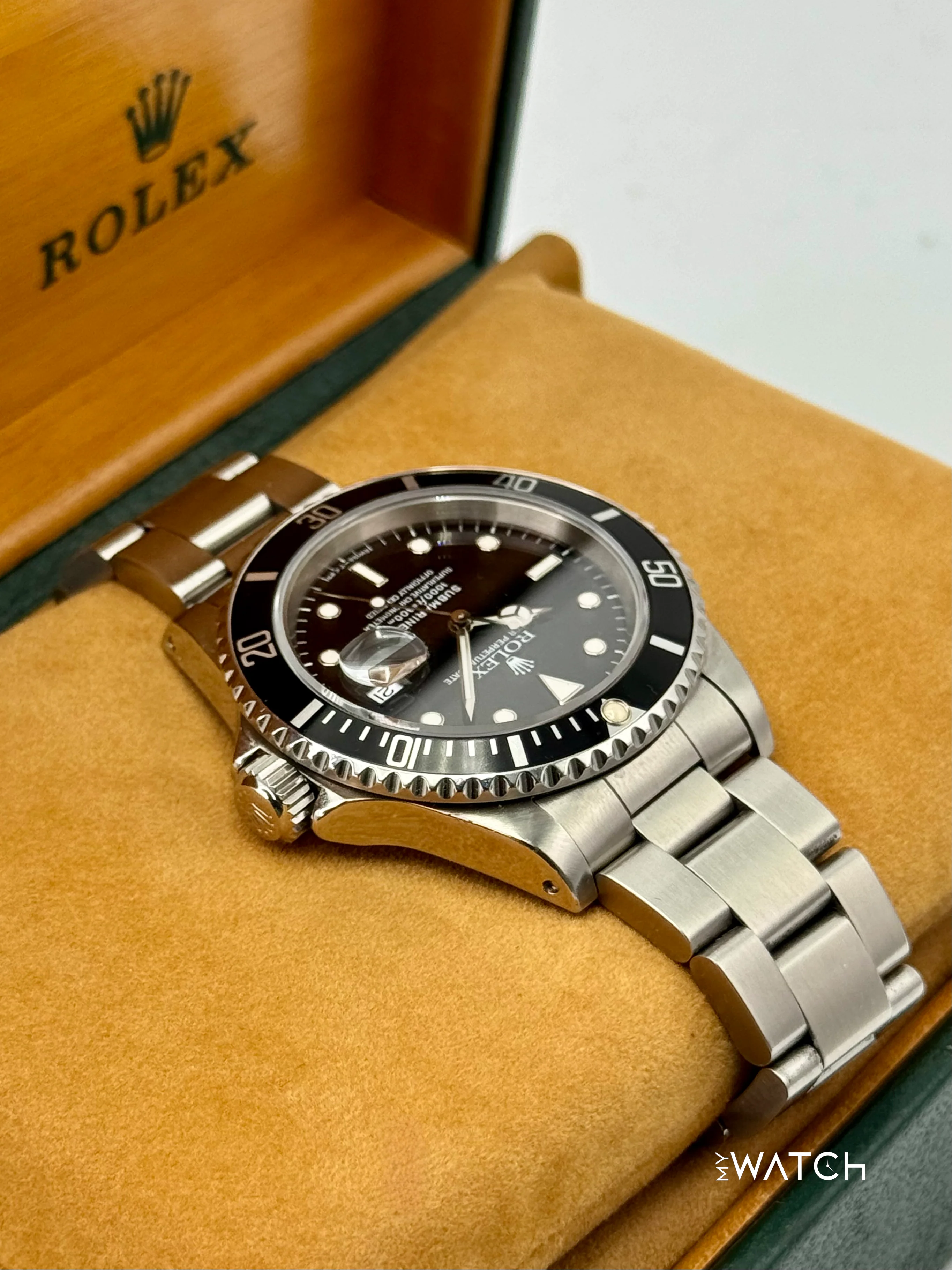 1993 Rolex Submariner 40mm 16610 Stainless Steel Black Dial - Image 8