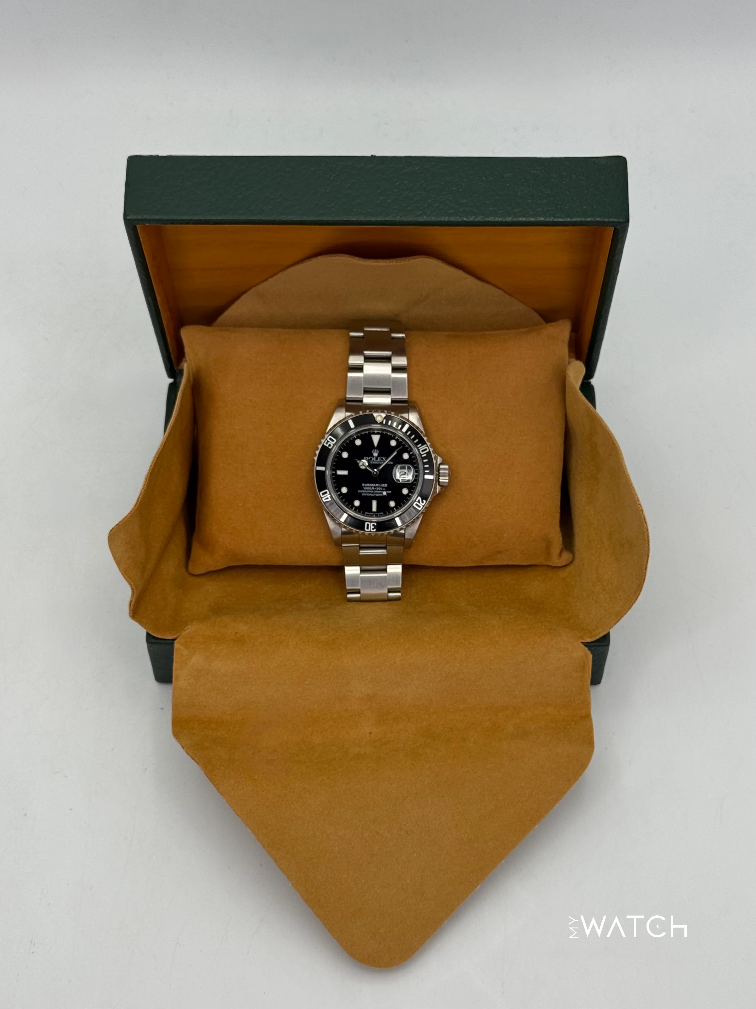 1993 Rolex Submariner 40mm 16610 Stainless Steel Black Dial - Image 9