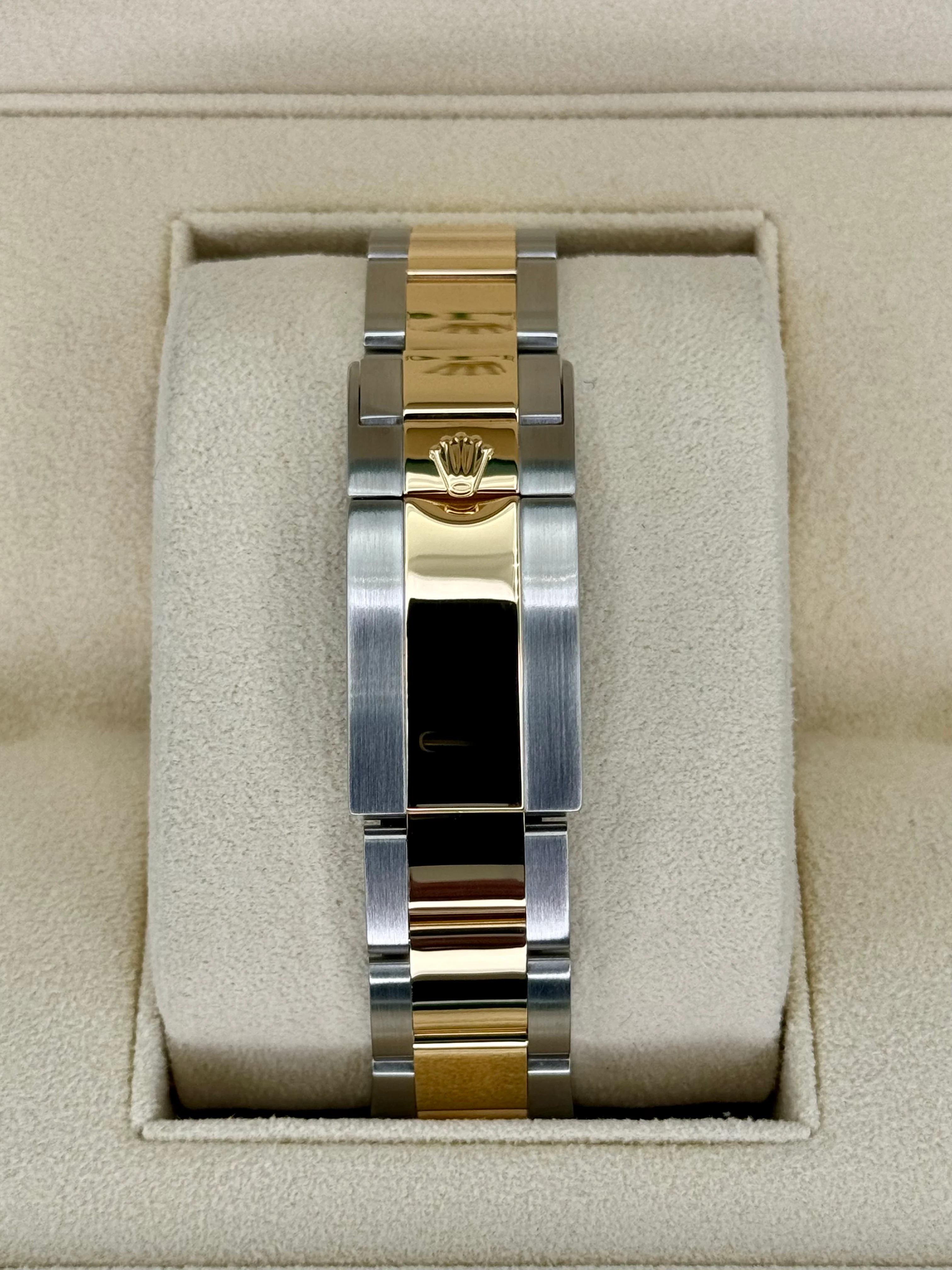 Rolex GMT-Master II 40mm 116713LN Two-Tone Black Dial - Image 2