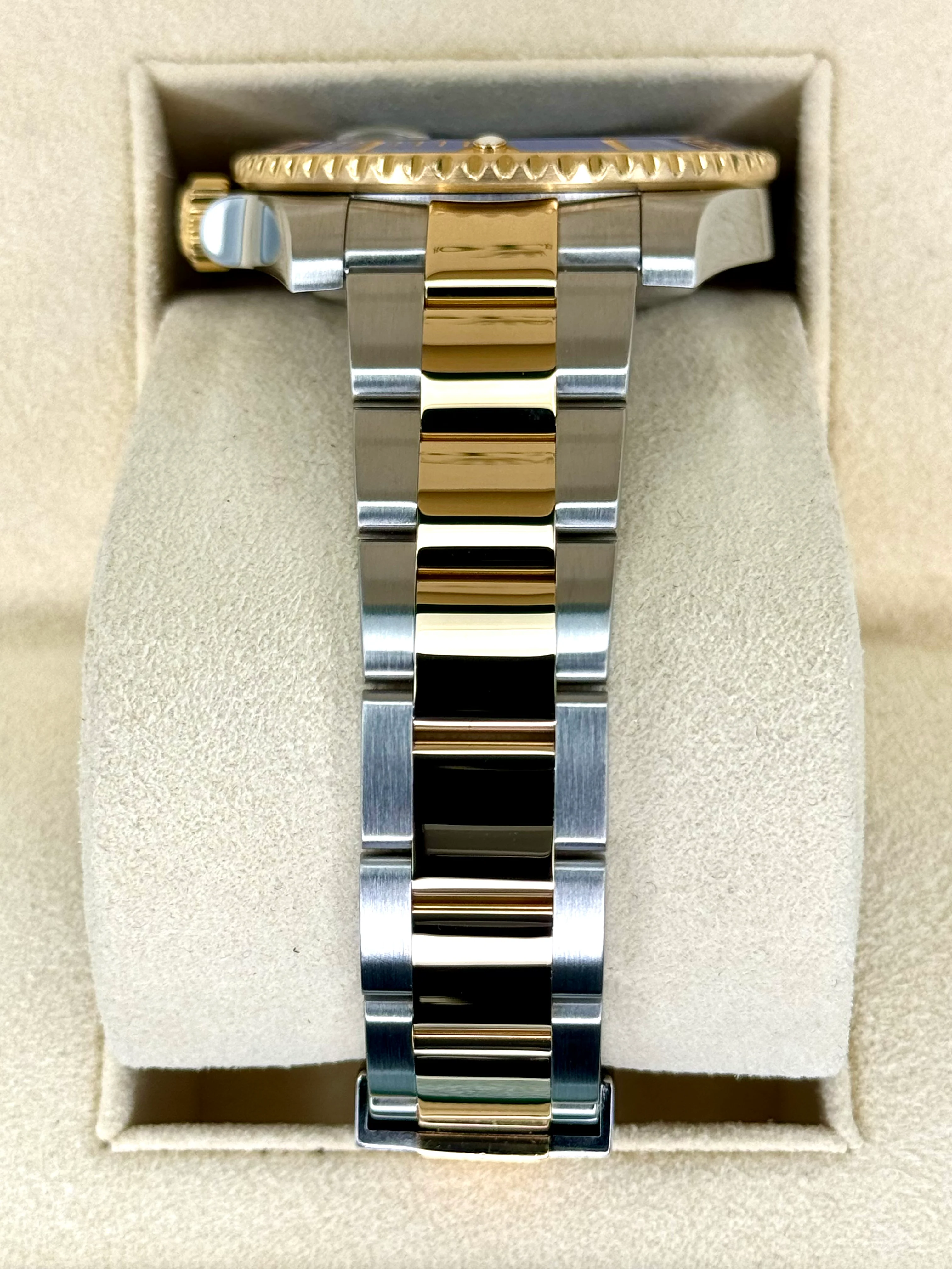 Rolex Submariner “Bluesy” 40mm 116613LB Two-Tone Flat Blue Dial - Image 4