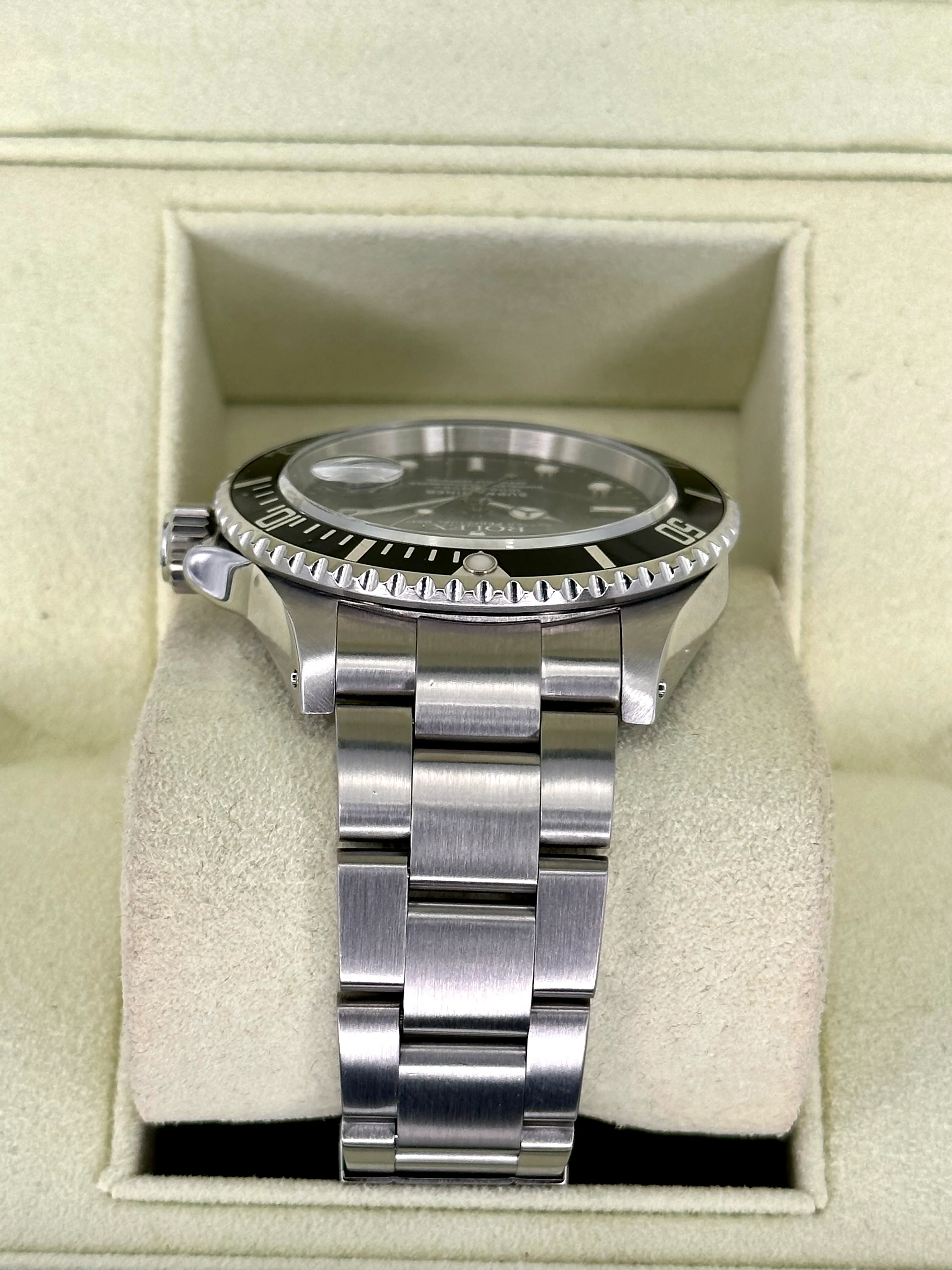 2002 Rolex Submariner Date 40mm 16610 Stainless Steel Black Dial - Image 4