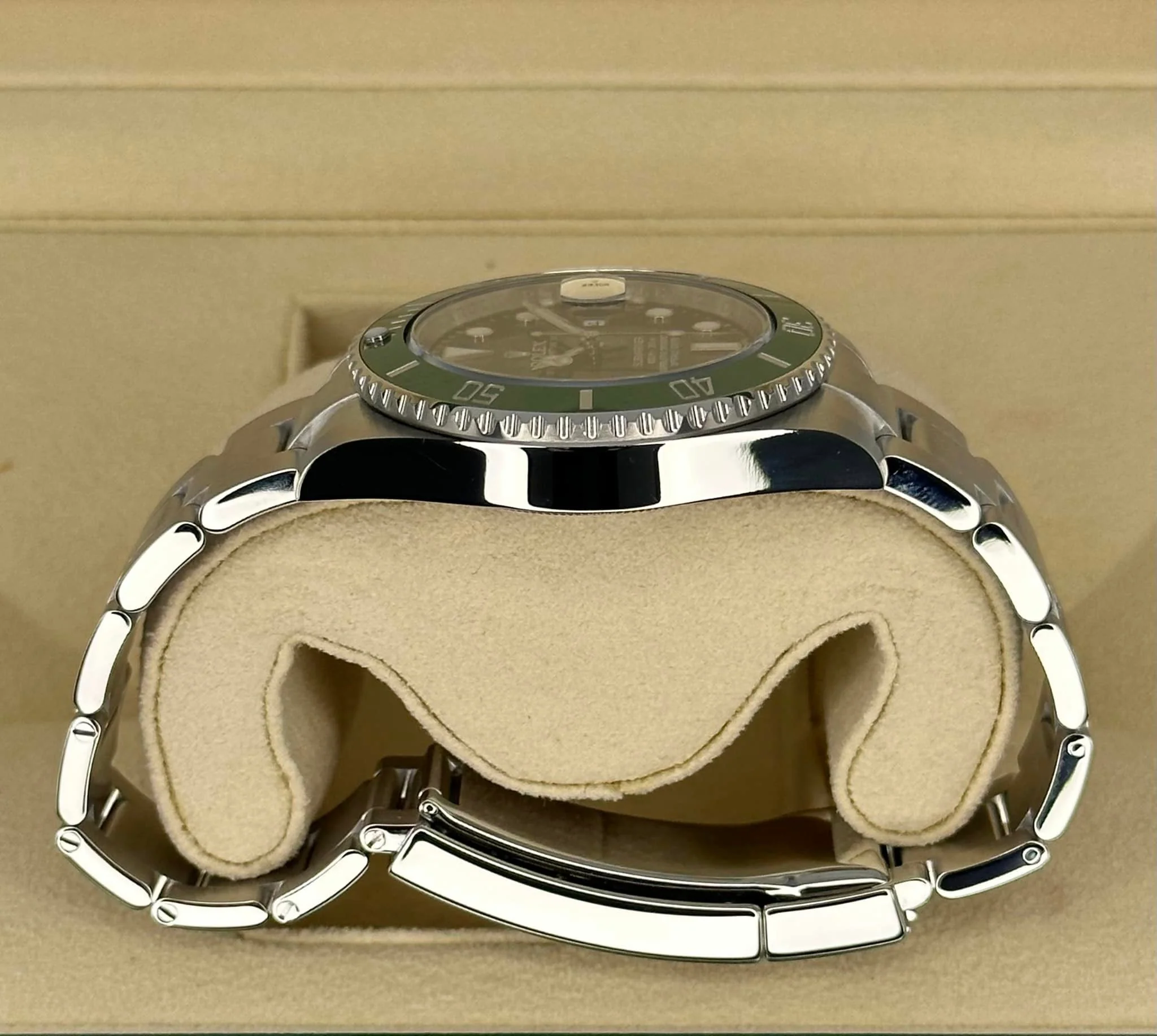 Rolex Submariner "Hulk" 40mm 116610LV Green Dial - Image 10