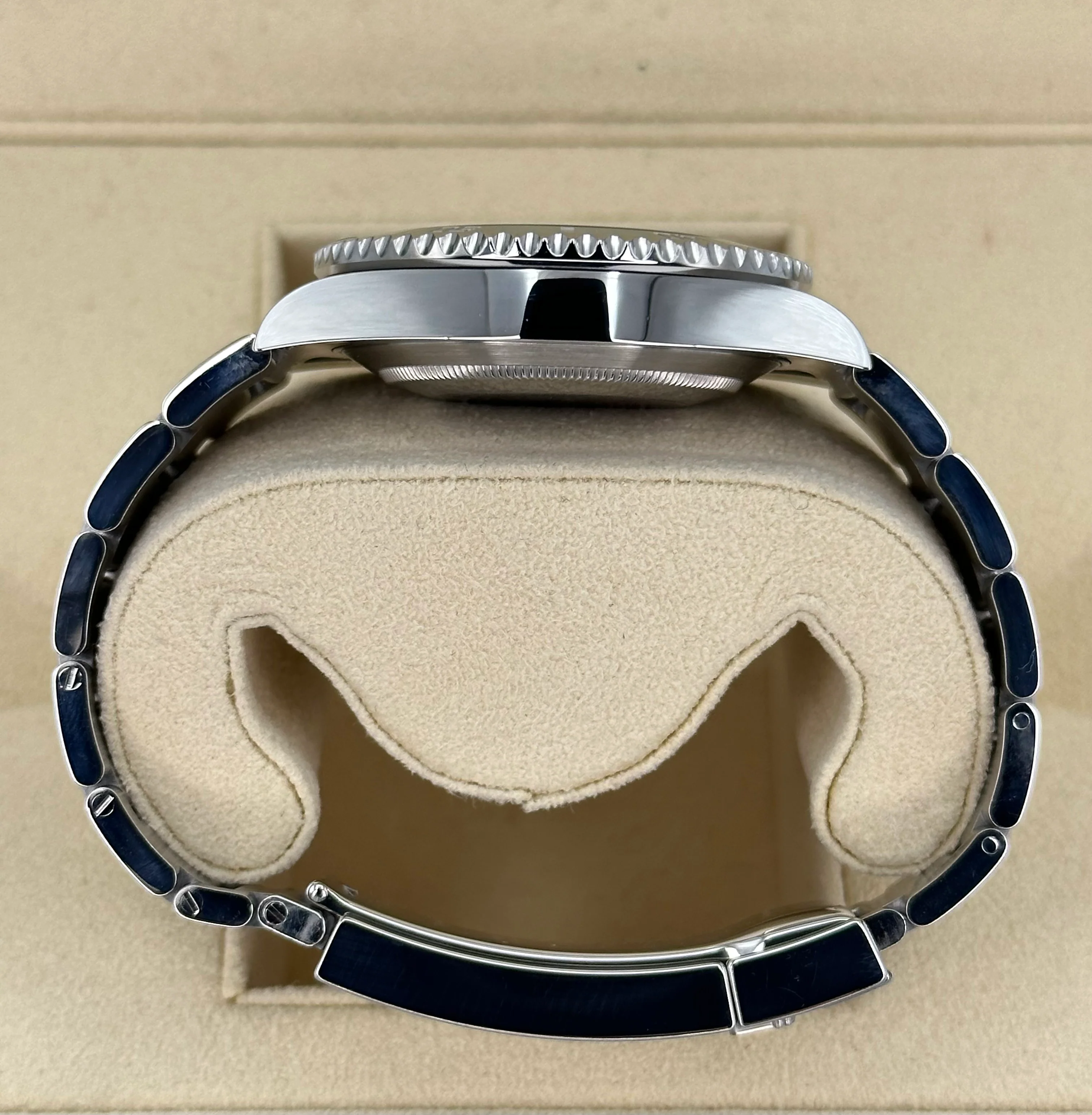 Rolex Submariner "Hulk" 40mm 116610LV Green Dial - Image 10