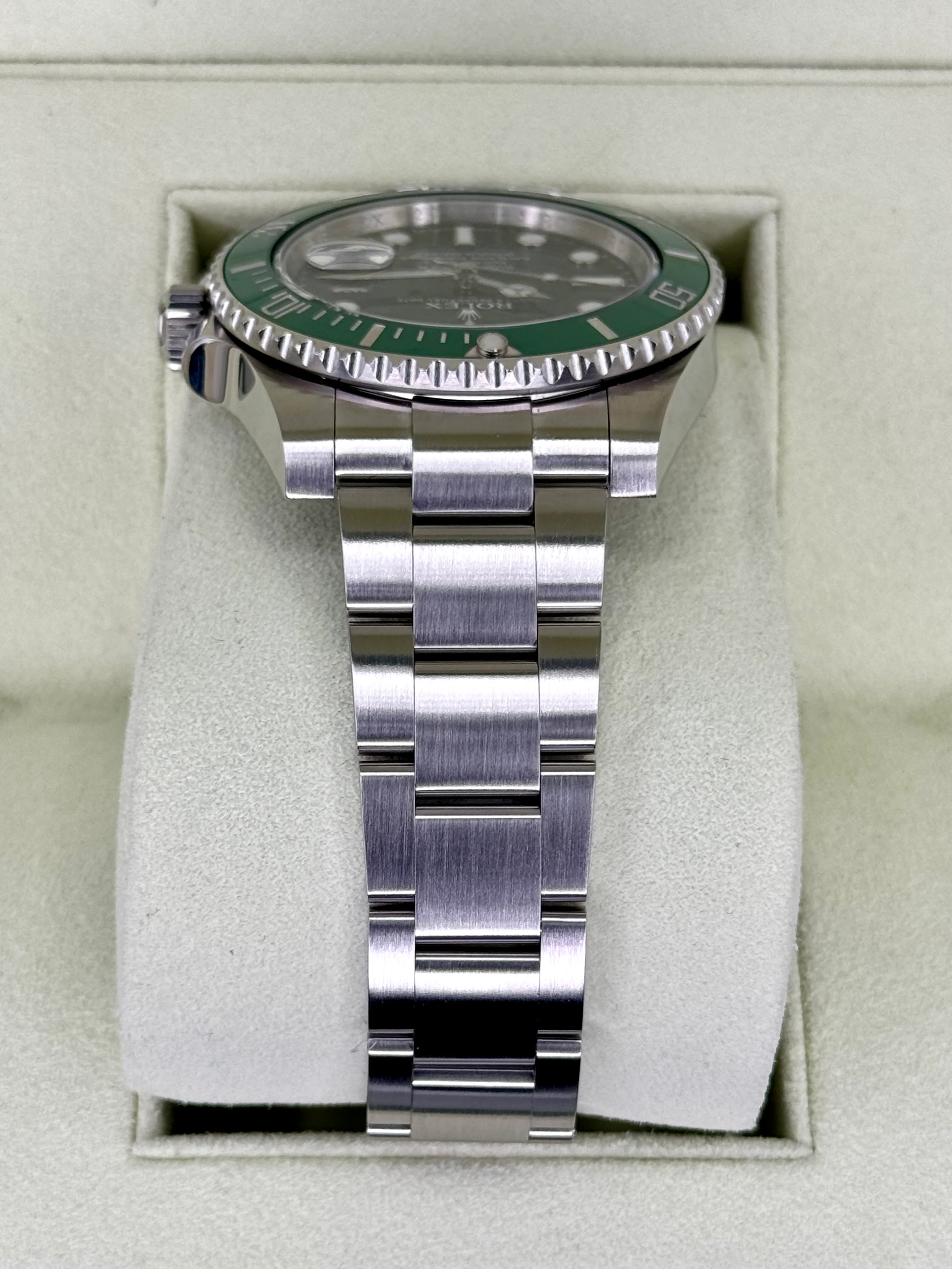 Rolex Submariner "Hulk" 40mm 116610LV Green Dial - Image 4