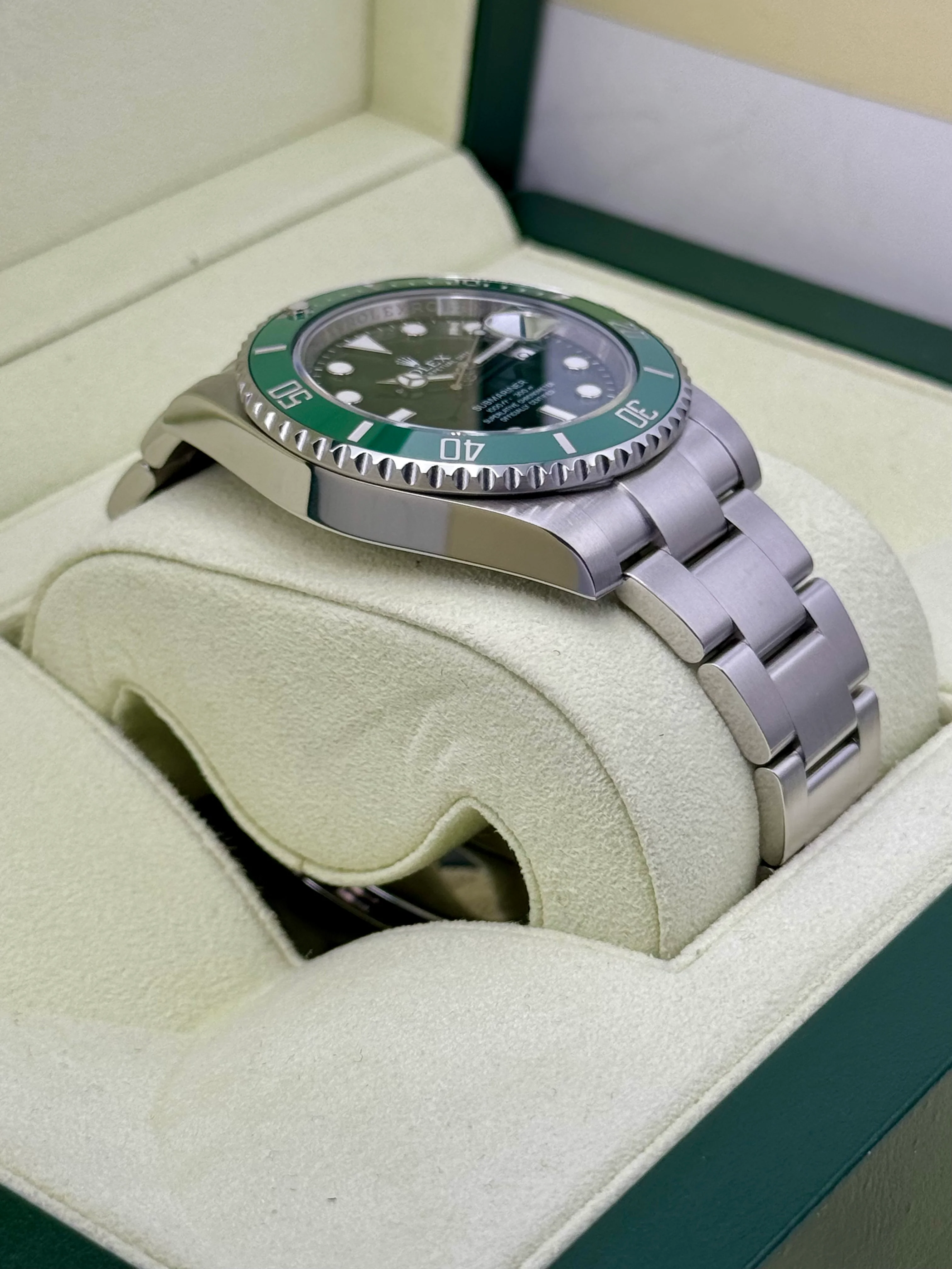 Rolex Submariner "Hulk" 40mm 116610LV Green Dial - Image 6