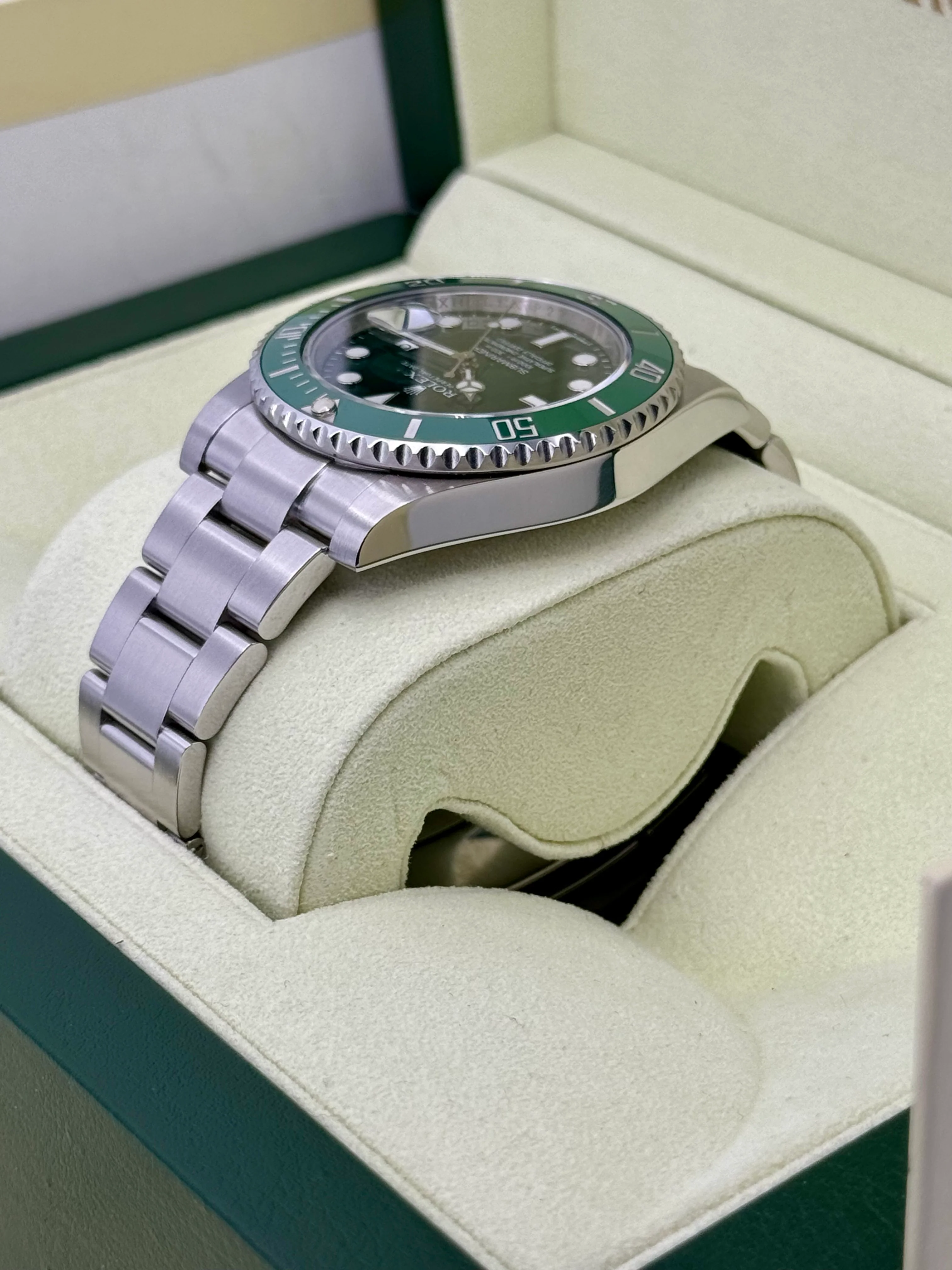 Rolex Submariner "Hulk" 40mm 116610LV Green Dial - Image 7