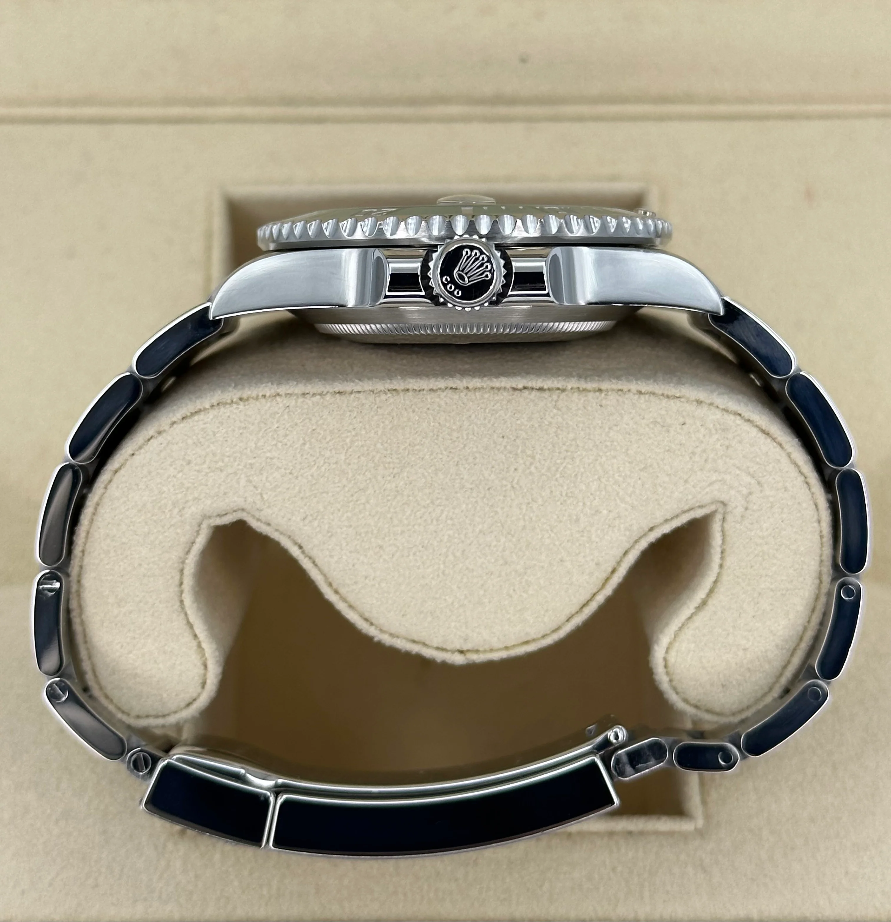 Rolex Submariner "Hulk" 40mm 116610LV Green Dial - Image 9