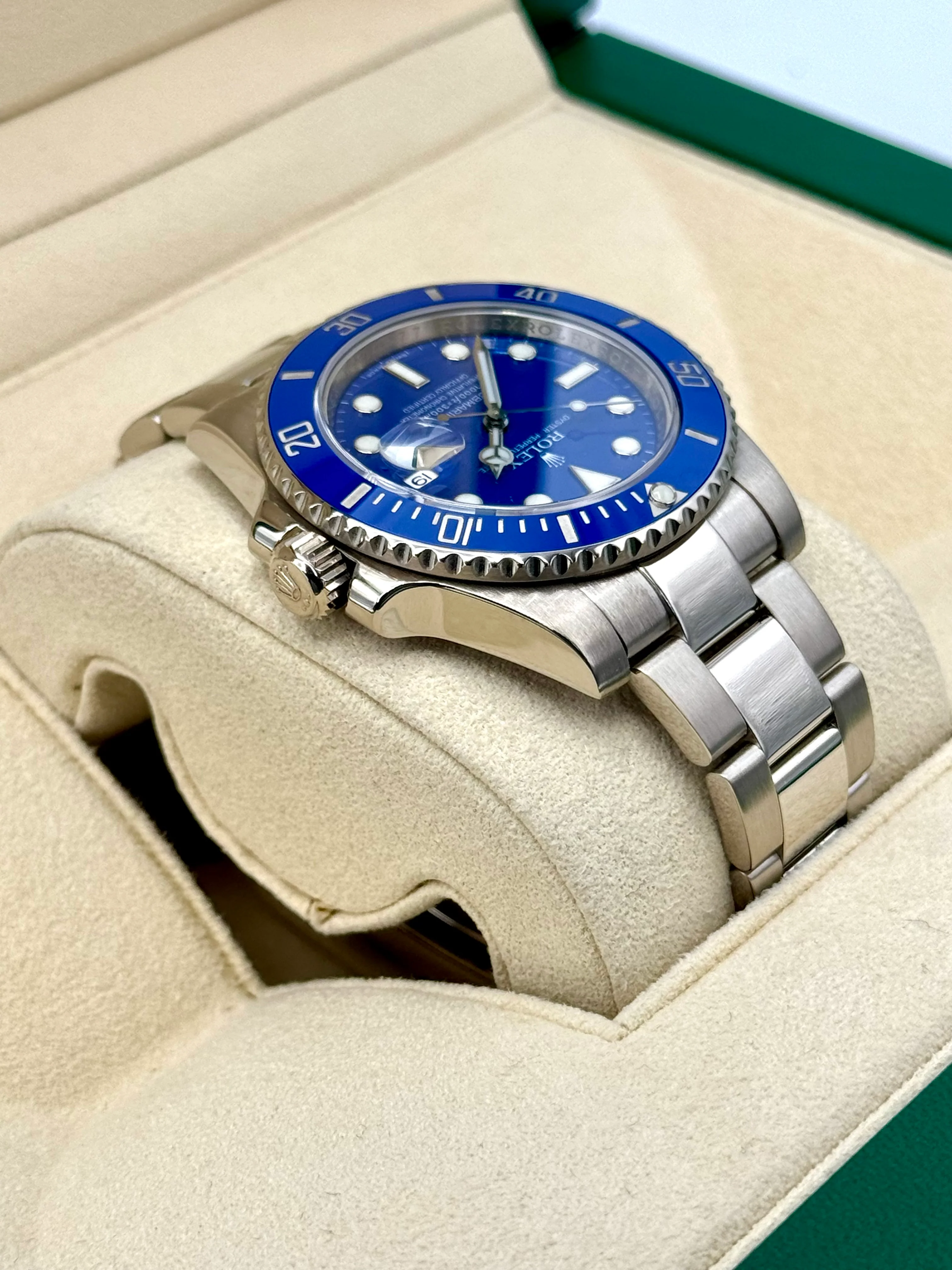 Rolex Submariner "Smurf" 40mm 116619LB White Gold Blue Dial - Image 8