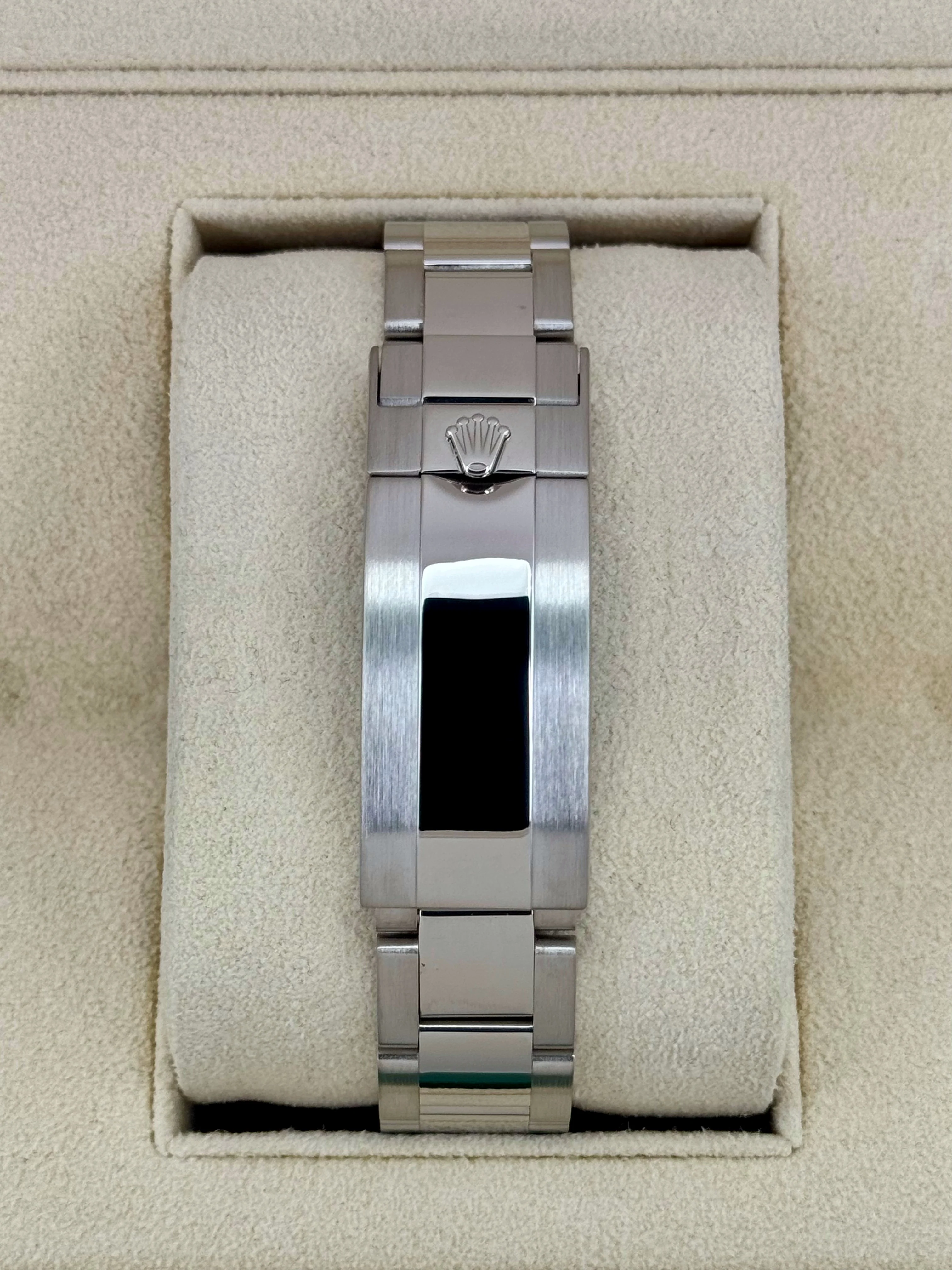 2017 Rolex Submariner "Smurf" 40mm 116619LB White Gold Blue Dial - Image 2